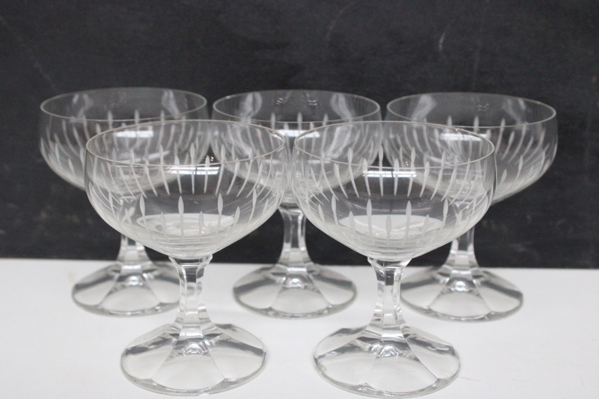 set vintage geslepen kristallen glazen – foto 9 – kavel bij GSD Auctions, Zoeterwoude