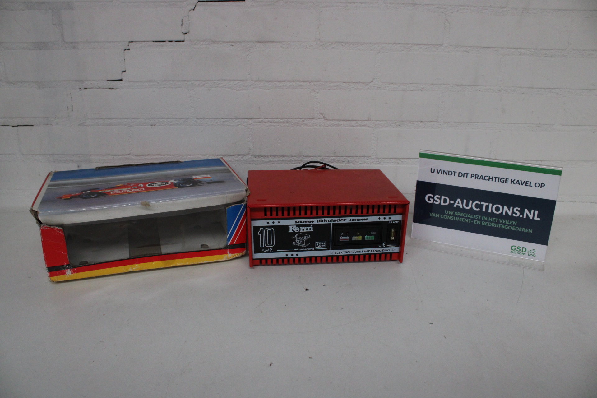 Ferm 12V 10AMP acculader – kavel bij GSD Auctions, Zoeterwoude