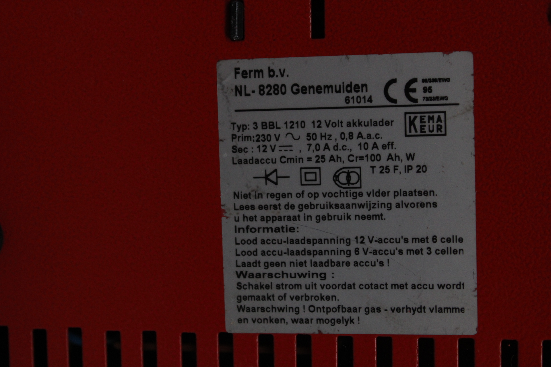 Ferm 12V 10AMP acculader – foto 7 – kavel bij GSD Auctions, Zoeterwoude