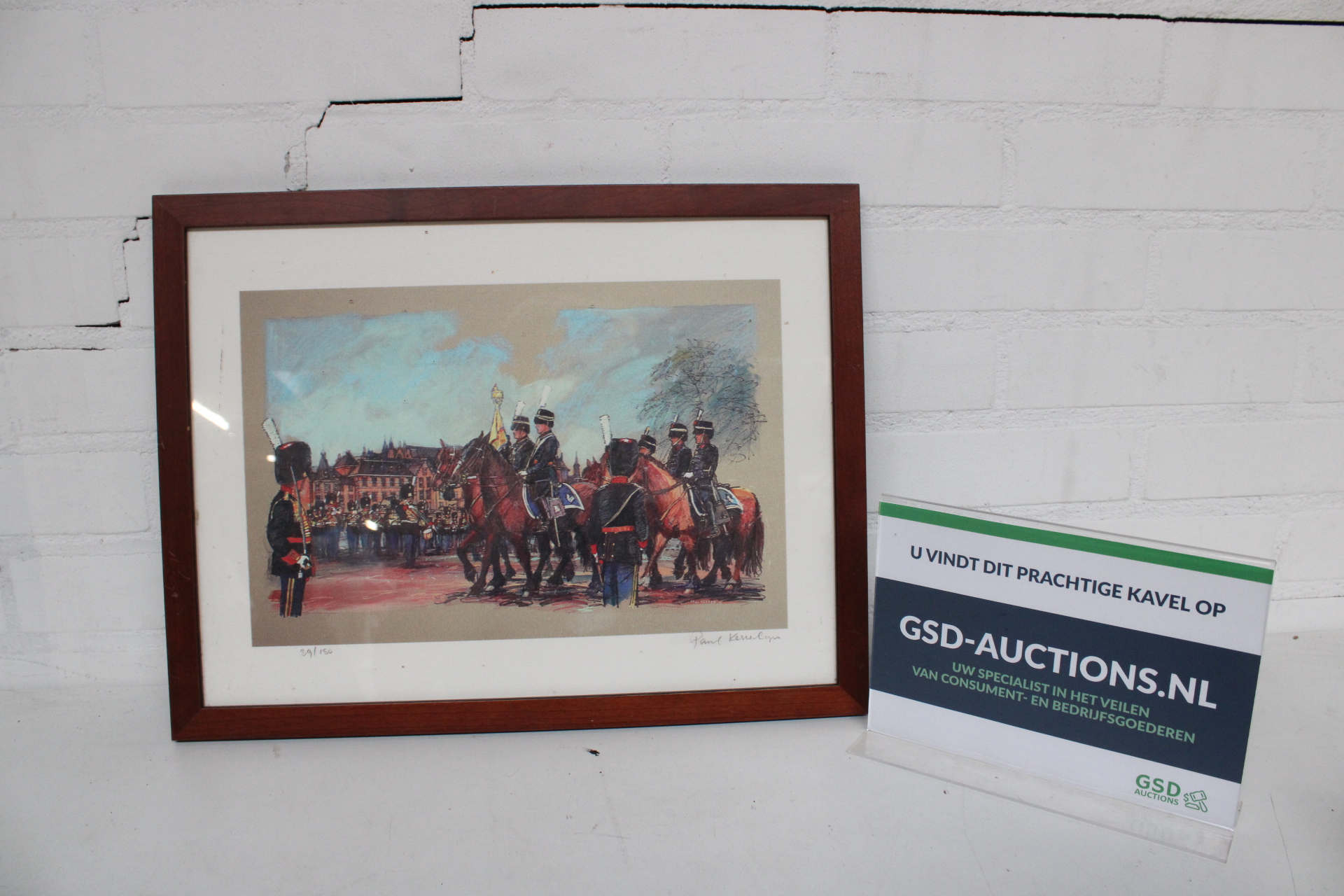 Gesigneerde militaire print in houten lijst – kavel bij GSD Auctions, Zoeterwoude