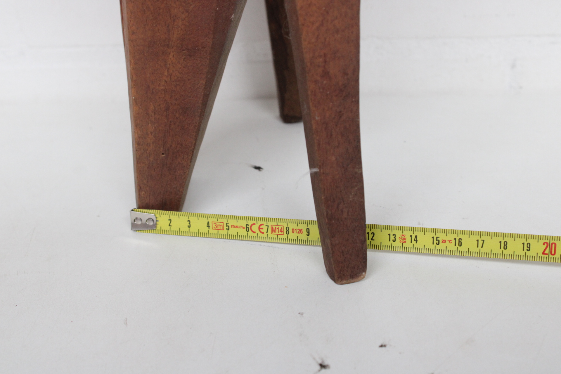 Houten Afrikaans masker met geschilderde details – foto 10 – kavel bij GSD Auctions, Zoeterwoude