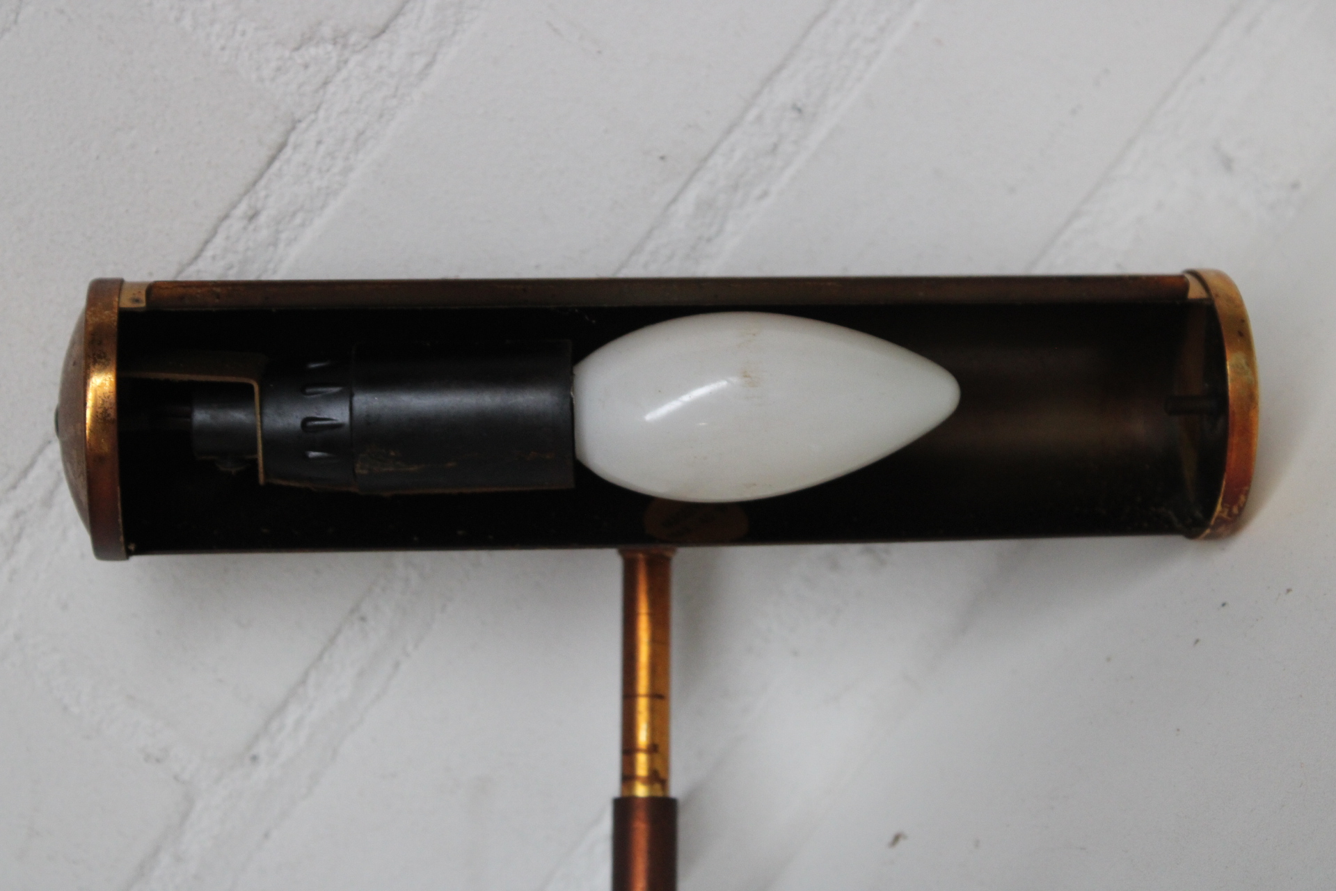 Vintage metalen wandlamp met schakelaar – foto 3 – kavel bij GSD Auctions, Zoeterwoude