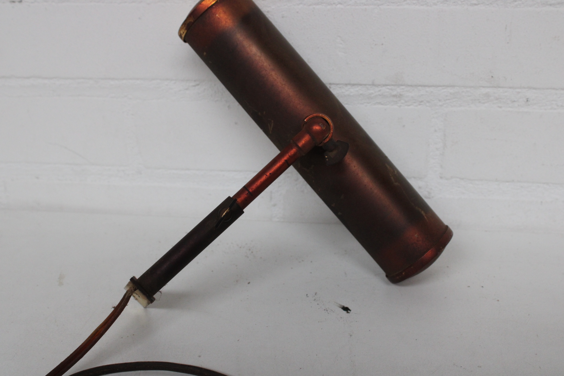 Vintage metalen wandlamp met schakelaar – foto 6 – kavel bij GSD Auctions, Zoeterwoude