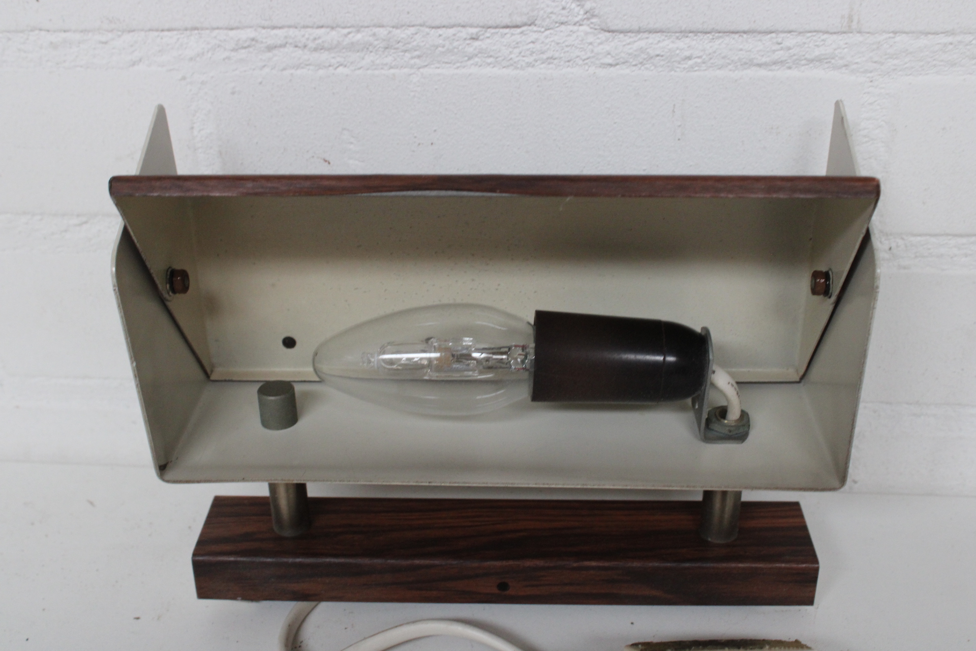 Set vintage houten design lampen met metalen accenten – foto 8 – kavel bij GSD Auctions, Zoeterwoude