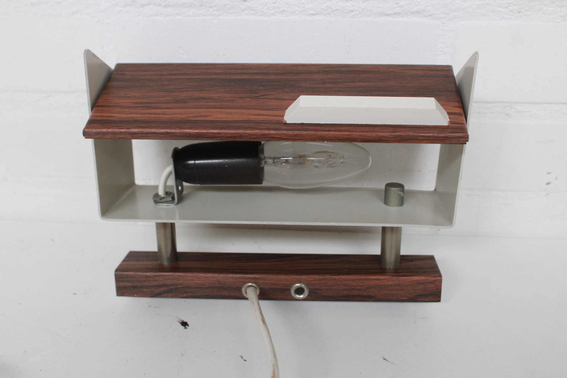 Set vintage houten design lampen met metalen accenten – foto 10 – kavel bij GSD Auctions, Zoeterwoude