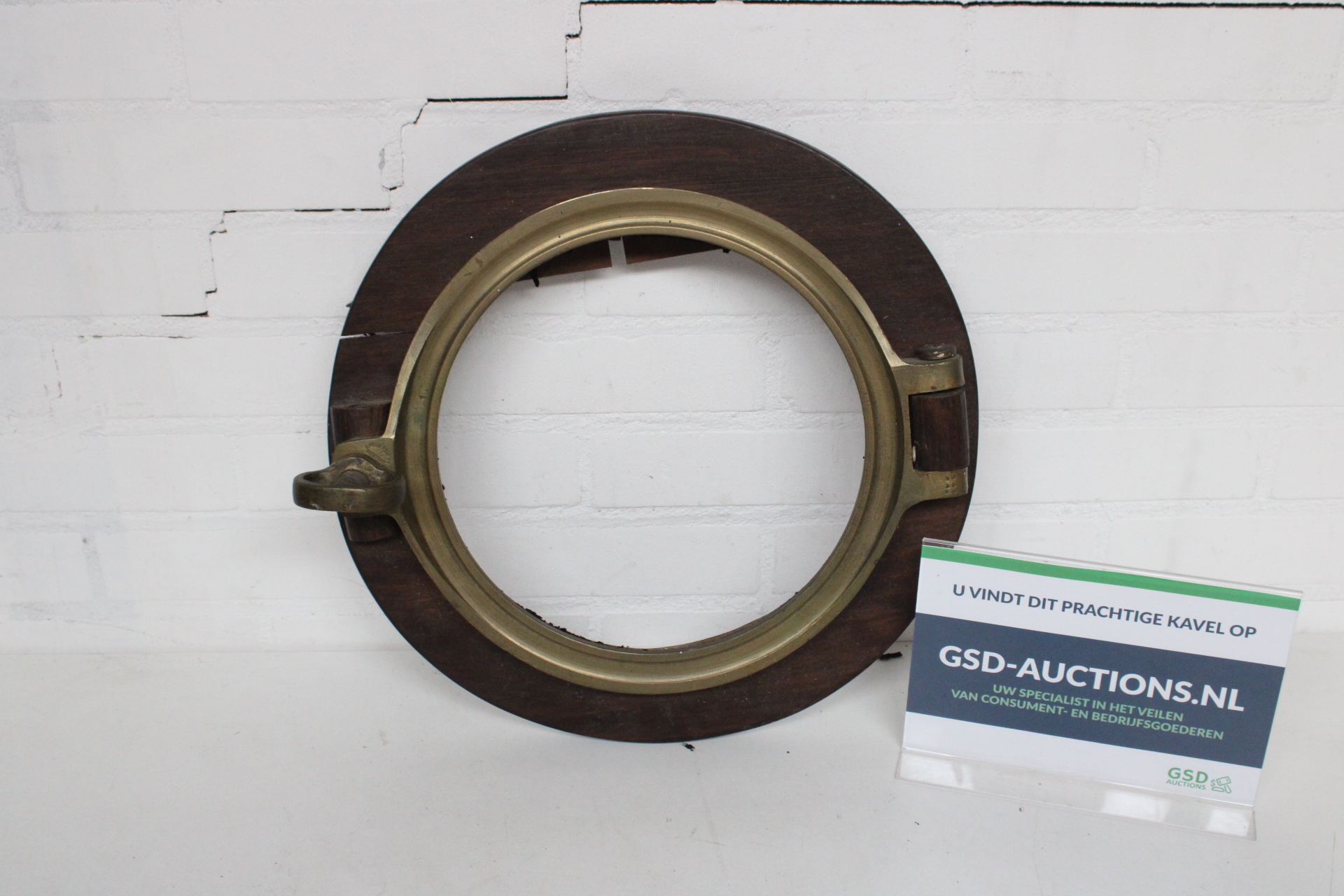 Scheepskijkglas met messing rand en houten omlijsting – kavel bij GSD Auctions, Zoeterwoude