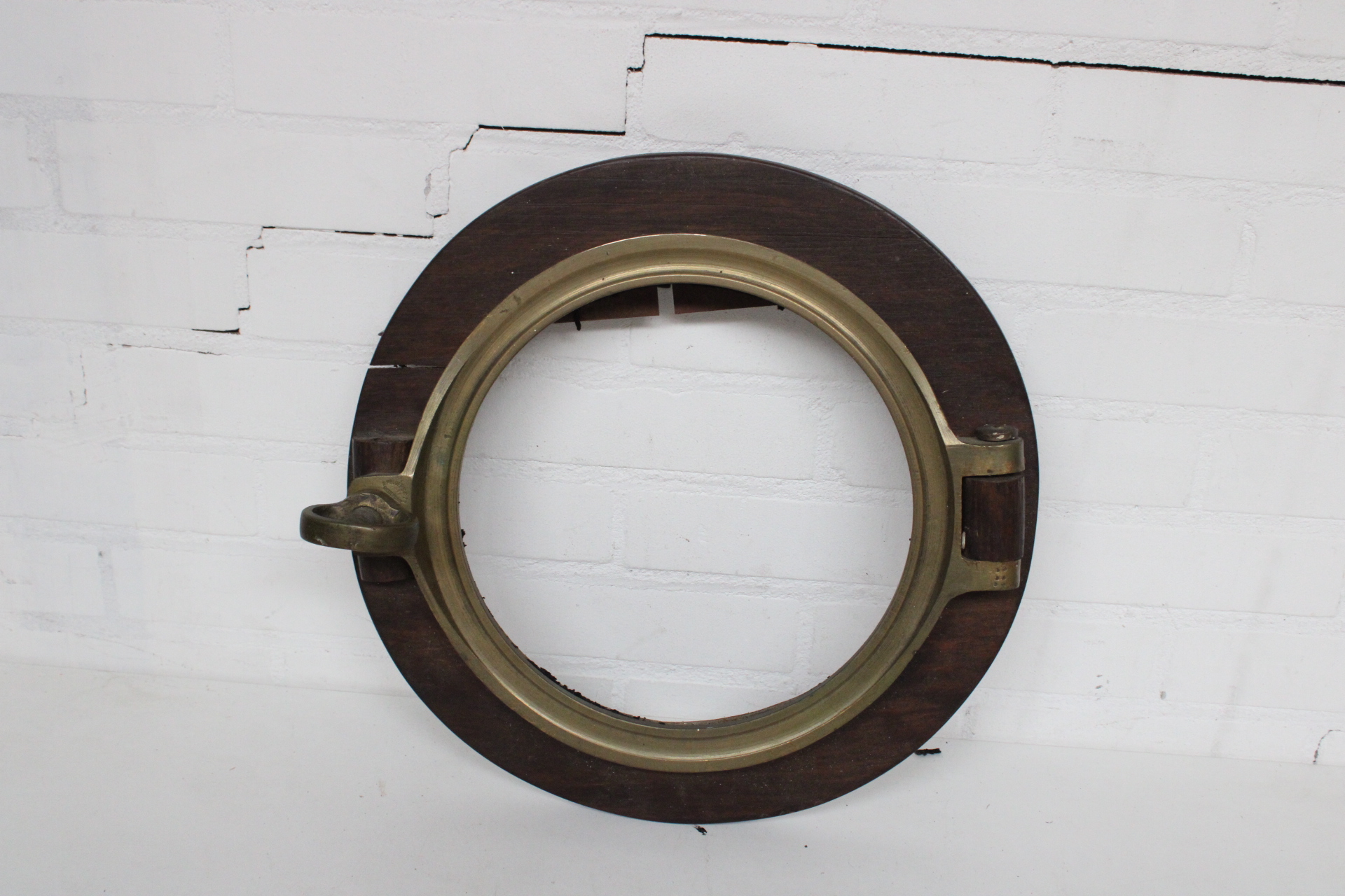 Scheepskijkglas met messing rand en houten omlijsting – foto 2 – kavel bij GSD Auctions, Zoeterwoude