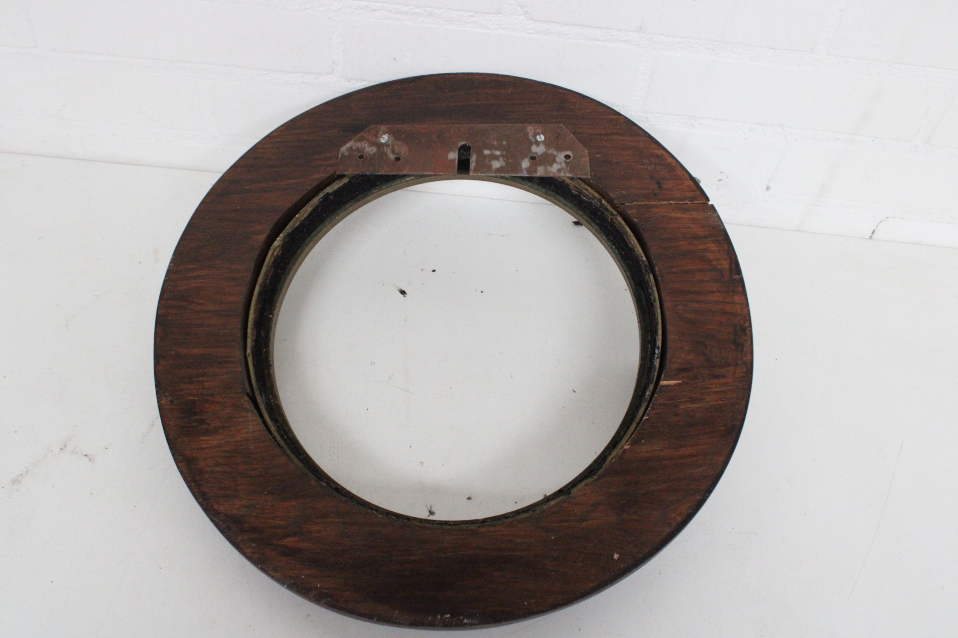 Scheepskijkglas met messing rand en houten omlijsting – foto 10 – kavel bij GSD Auctions, Zoeterwoude