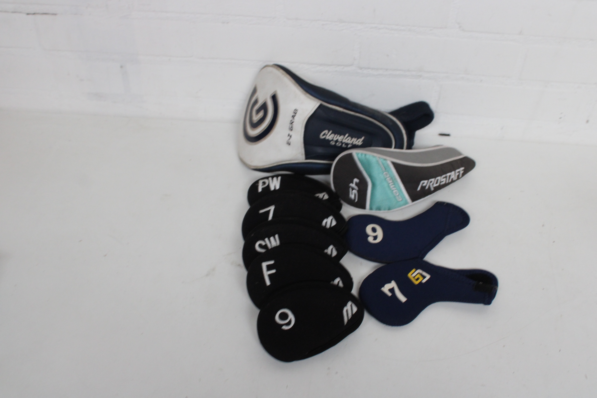 Golfclub hoofddeksels Cleveland Golf en PROSTAFF – foto 2 – kavel bij GSD Auctions, Zoeterwoude