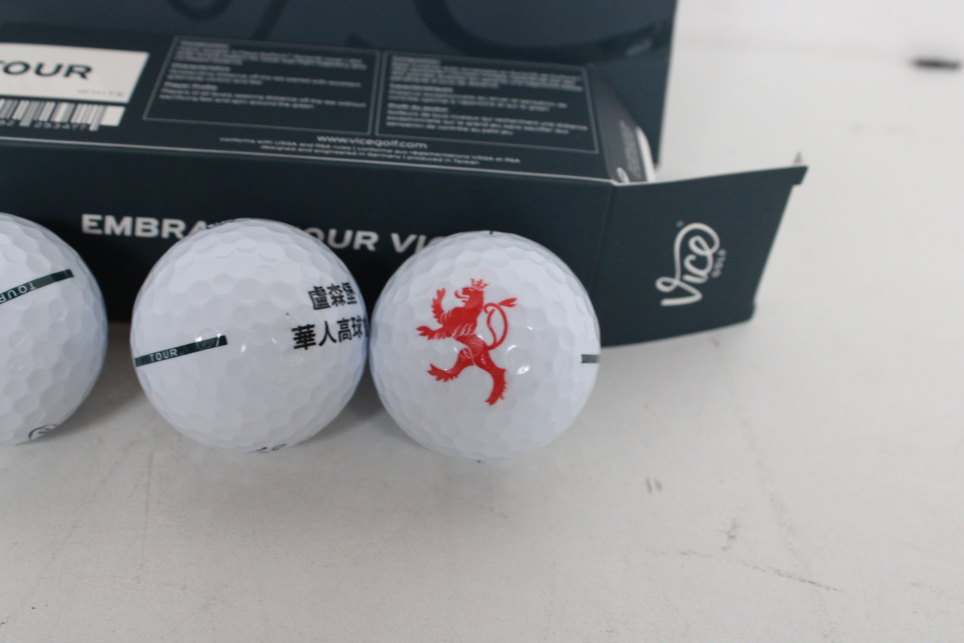 Vice Golf Tour White golfballen – foto 4 – kavel bij GSD Auctions, Zoeterwoude