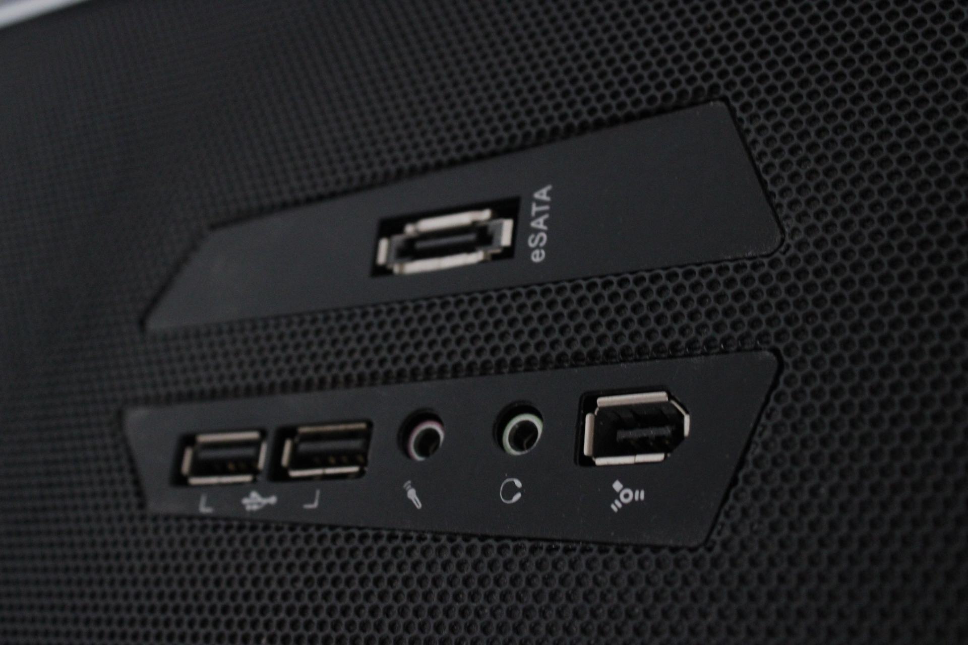Cooler Master desktop PC kast met LG Blu-ray drive – foto 5 – kavel bij GSD Auctions, Zoeterwoude