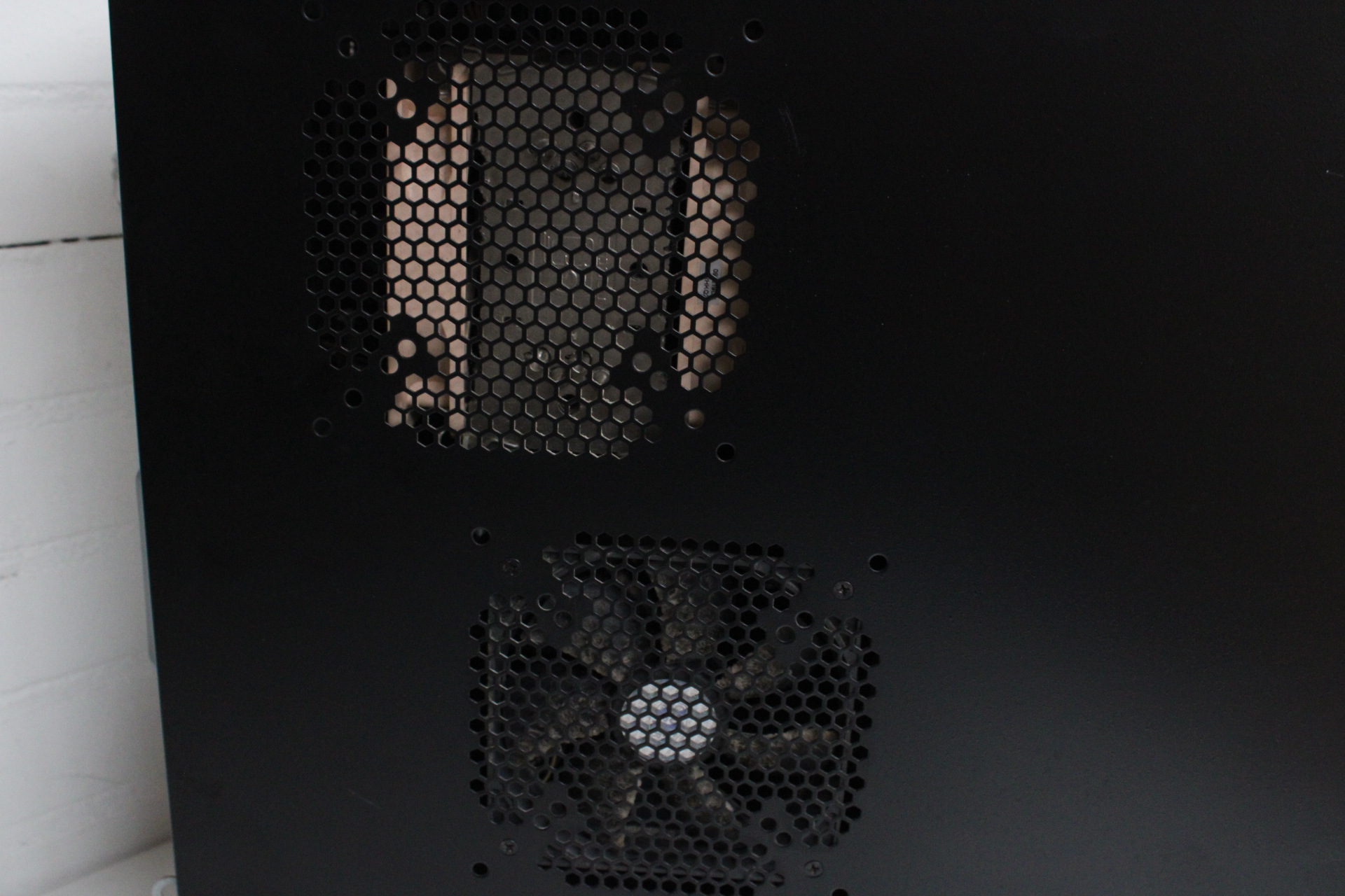 Cooler Master desktop PC kast met LG Blu-ray drive – foto 6 – kavel bij GSD Auctions, Zoeterwoude