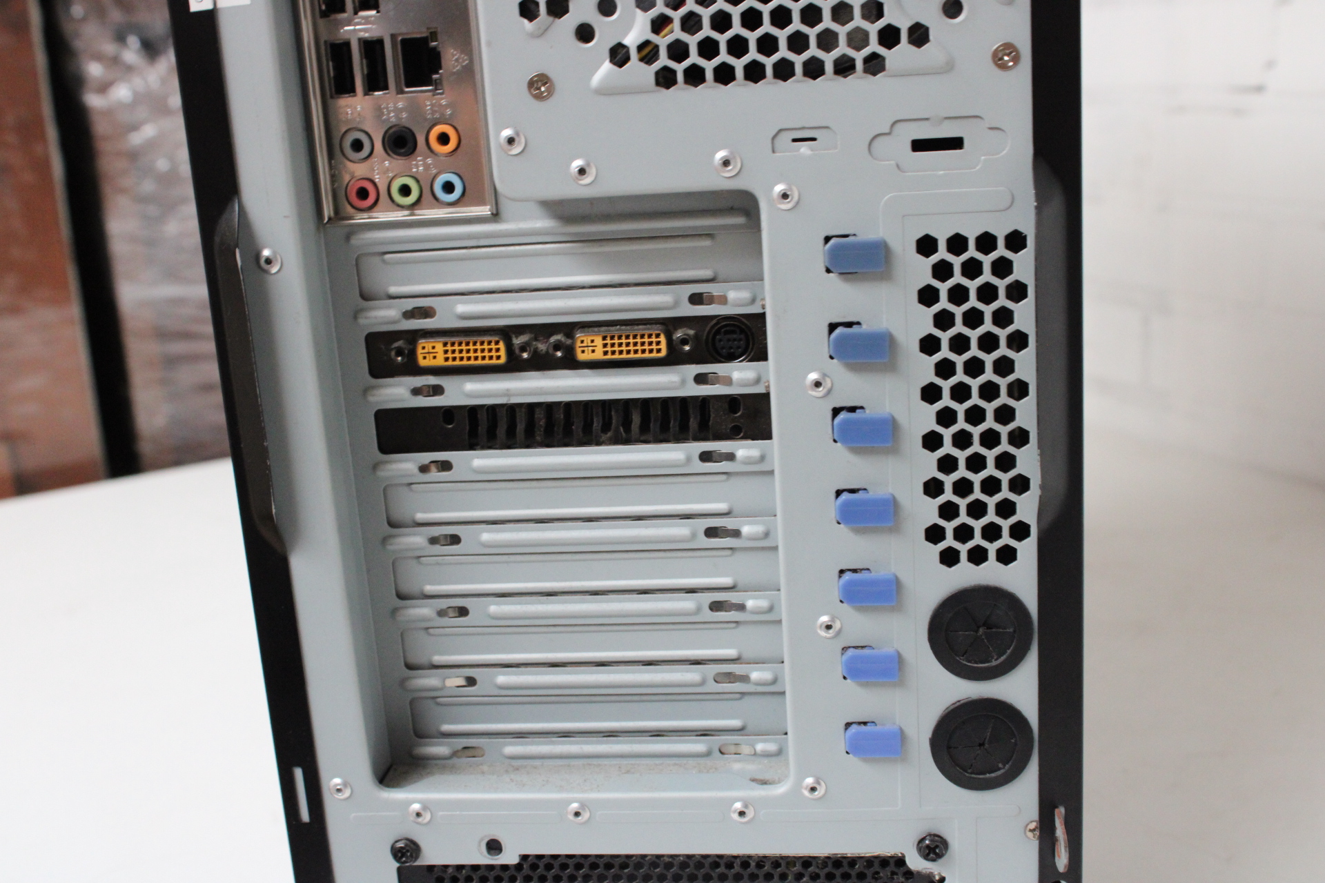 Cooler Master desktop PC kast met LG Blu-ray drive – foto 10 – kavel bij GSD Auctions, Zoeterwoude
