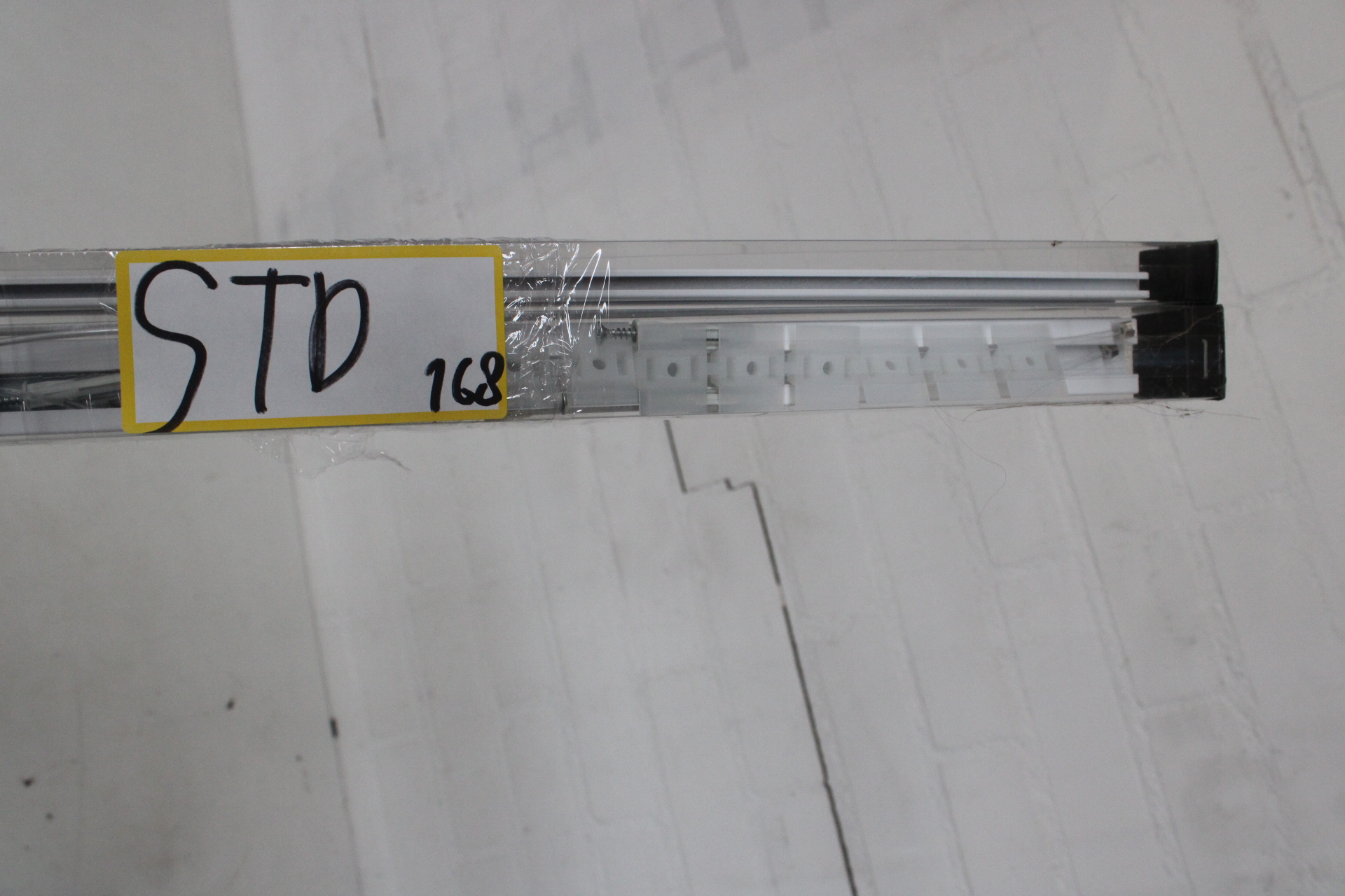 aluminium ophangrails van Artiteq – foto 7 – kavel bij GSD Auctions, Zoeterwoude
