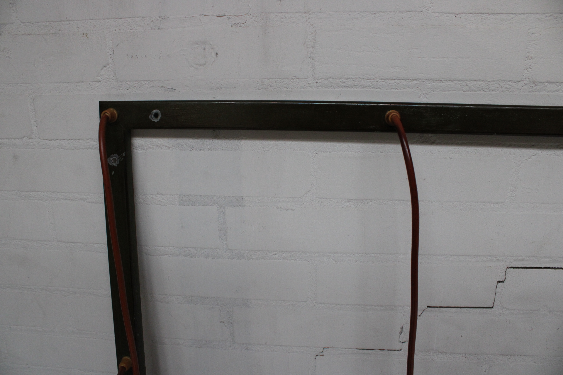Plafondlamp met een metalen frame en glazen bollen – foto 7 – kavel bij GSD Auctions, Zoeterwoude