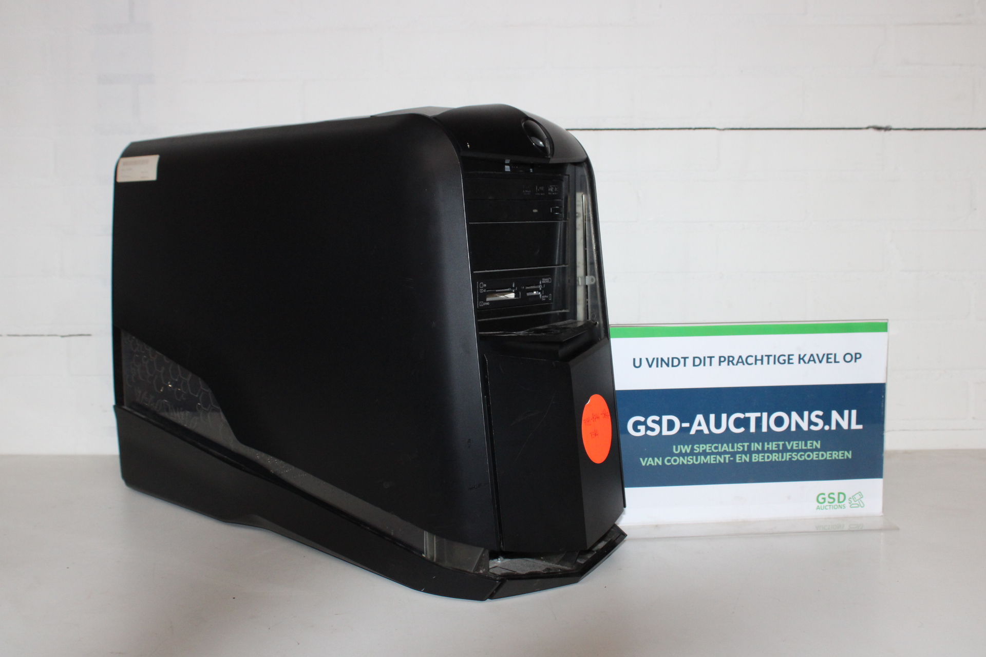 Zwarte desktop computerkast met dvd-station en kaartlezer – kavel bij GSD Auctions, Zoeterwoude