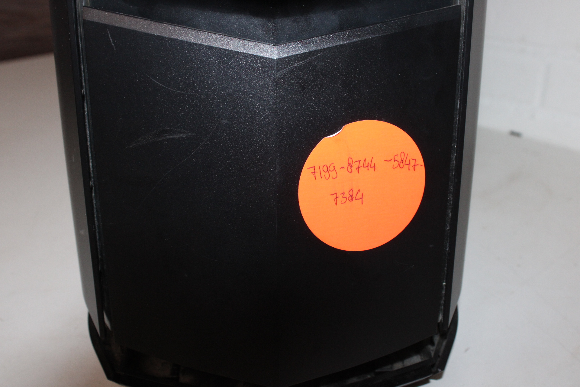 Zwarte desktop computerkast met dvd-station en kaartlezer – foto 5 – kavel bij GSD Auctions, Zoeterwoude
