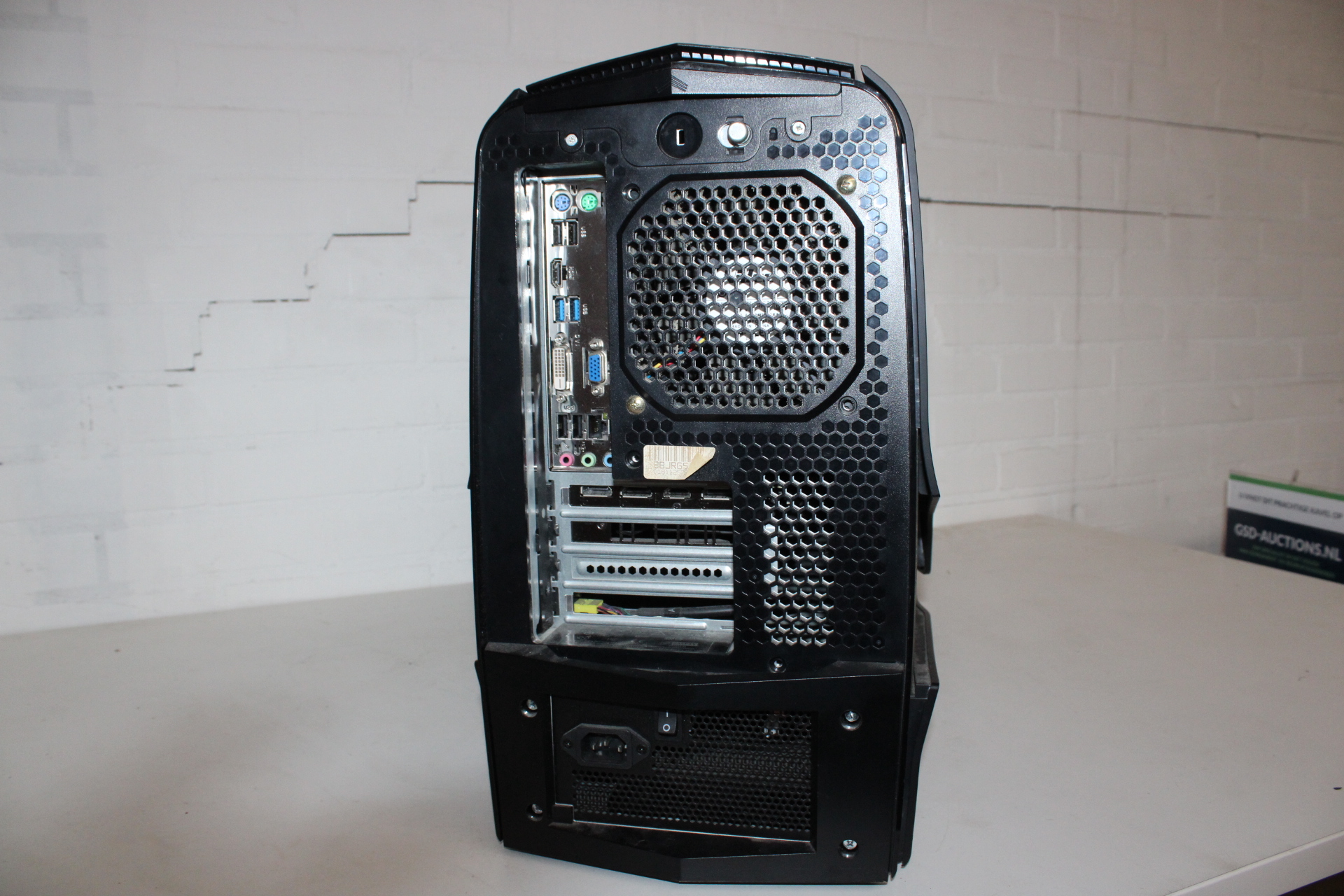 Zwarte desktop computerkast met dvd-station en kaartlezer – foto 8 – kavel bij GSD Auctions, Zoeterwoude