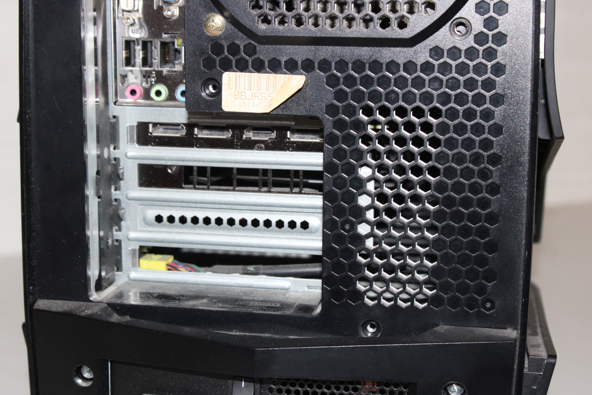 Zwarte desktop computerkast met dvd-station en kaartlezer – foto 10 – kavel bij GSD Auctions, Zoeterwoude