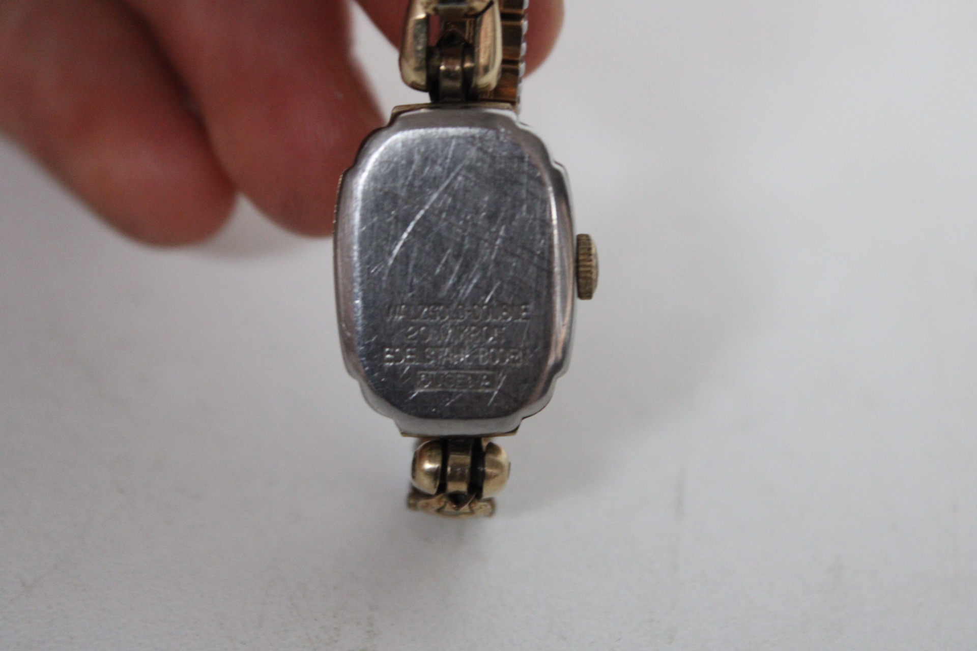 Dameshorloge met metalen band – foto 6 – kavel bij GSD Auctions, Zoeterwoude