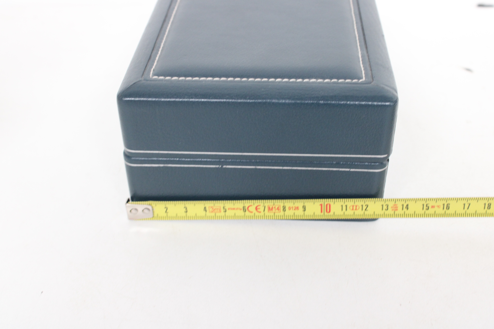 Mix van diverse sieraden in een doosje – foto 7 – kavel bij GSD Auctions, Zoeterwoude