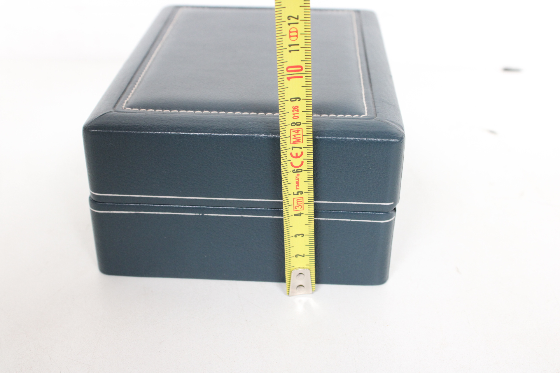 Mix van diverse sieraden in een doosje – foto 8 – kavel bij GSD Auctions, Zoeterwoude