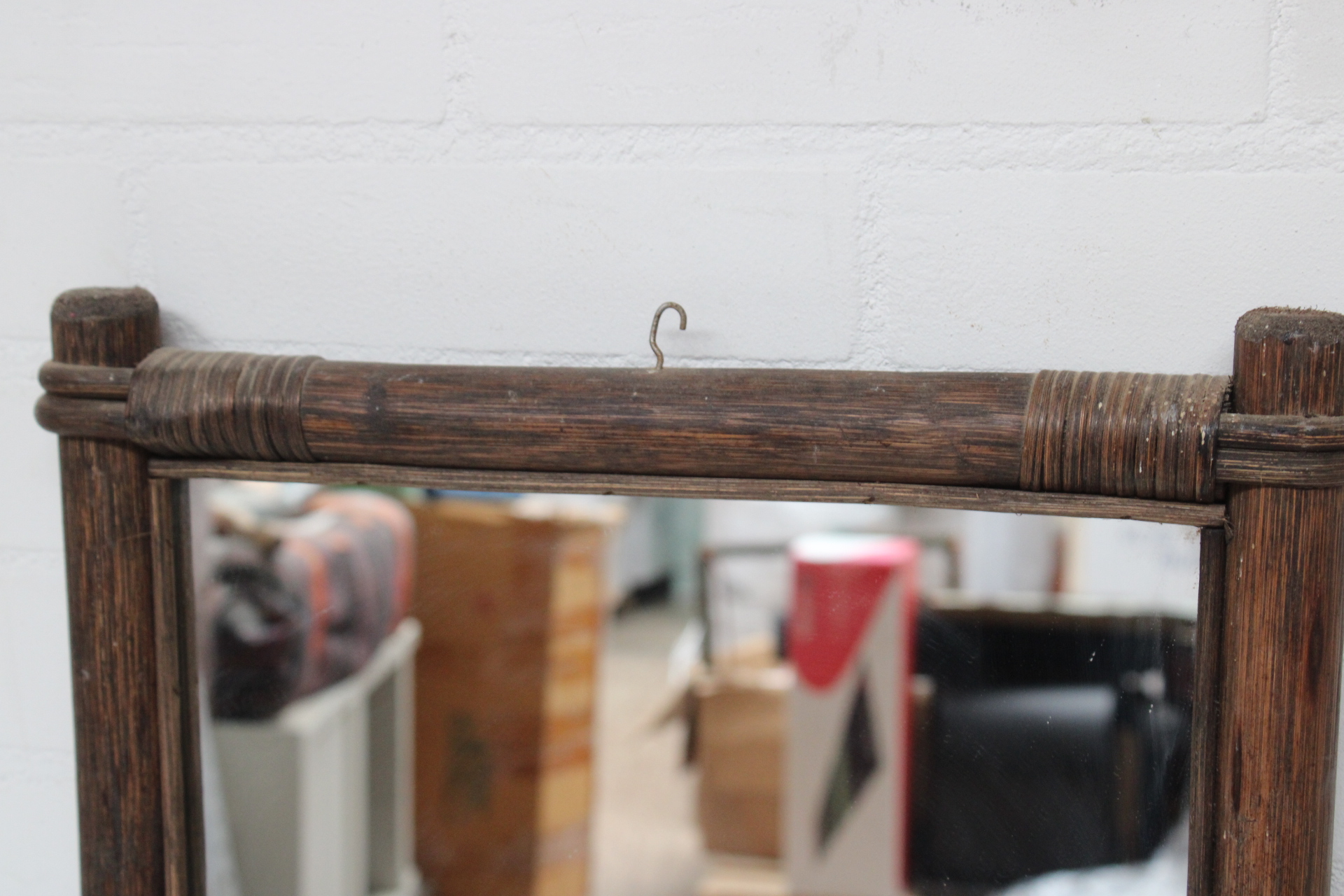 Rieten spiegel met houten lijst – foto 3 – kavel bij GSD Auctions, Zoeterwoude