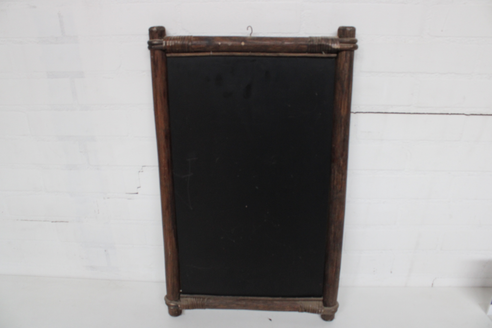 Rieten spiegel met houten lijst – foto 5 – kavel bij GSD Auctions, Zoeterwoude