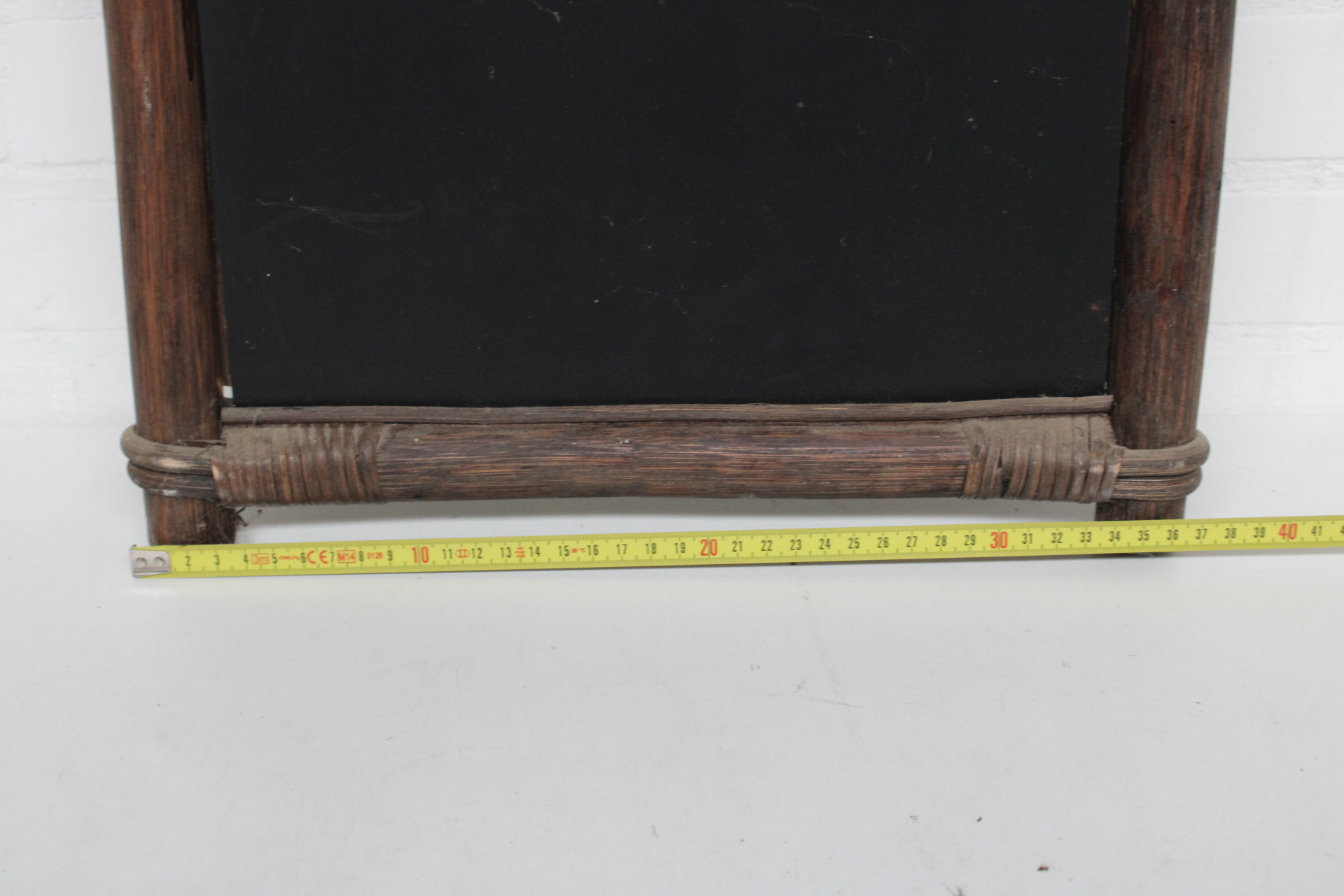 Rieten spiegel met houten lijst – foto 6 – kavel bij GSD Auctions, Zoeterwoude