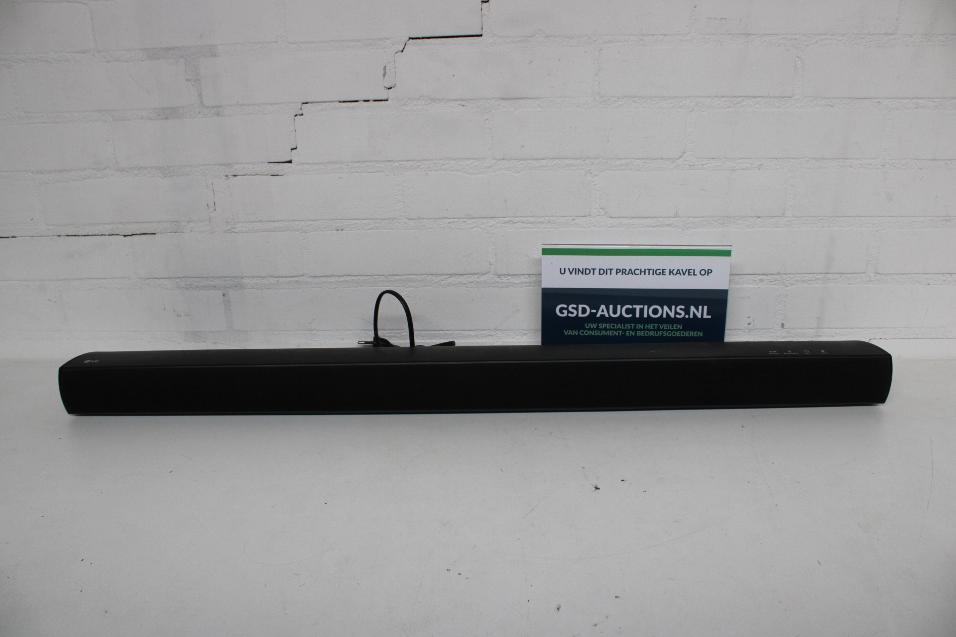 LG soundbar met Bluetooth en optische aansluiting – kavel bij GSD Auctions, Zoeterwoude