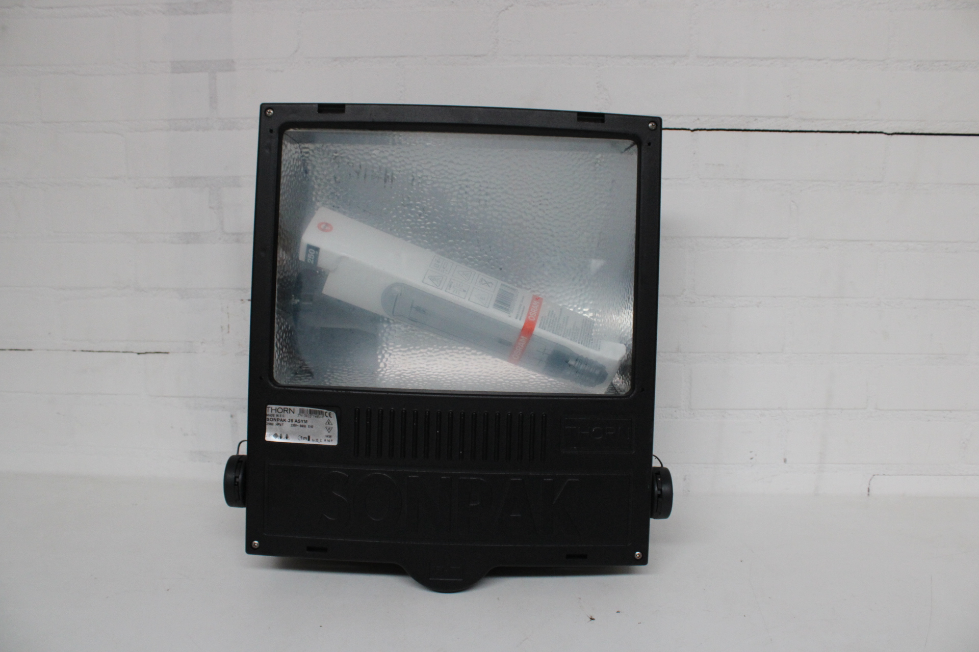 Thorn Sonpak 250W buitenlamp met lamp – foto 2 – kavel bij GSD Auctions, Zoeterwoude