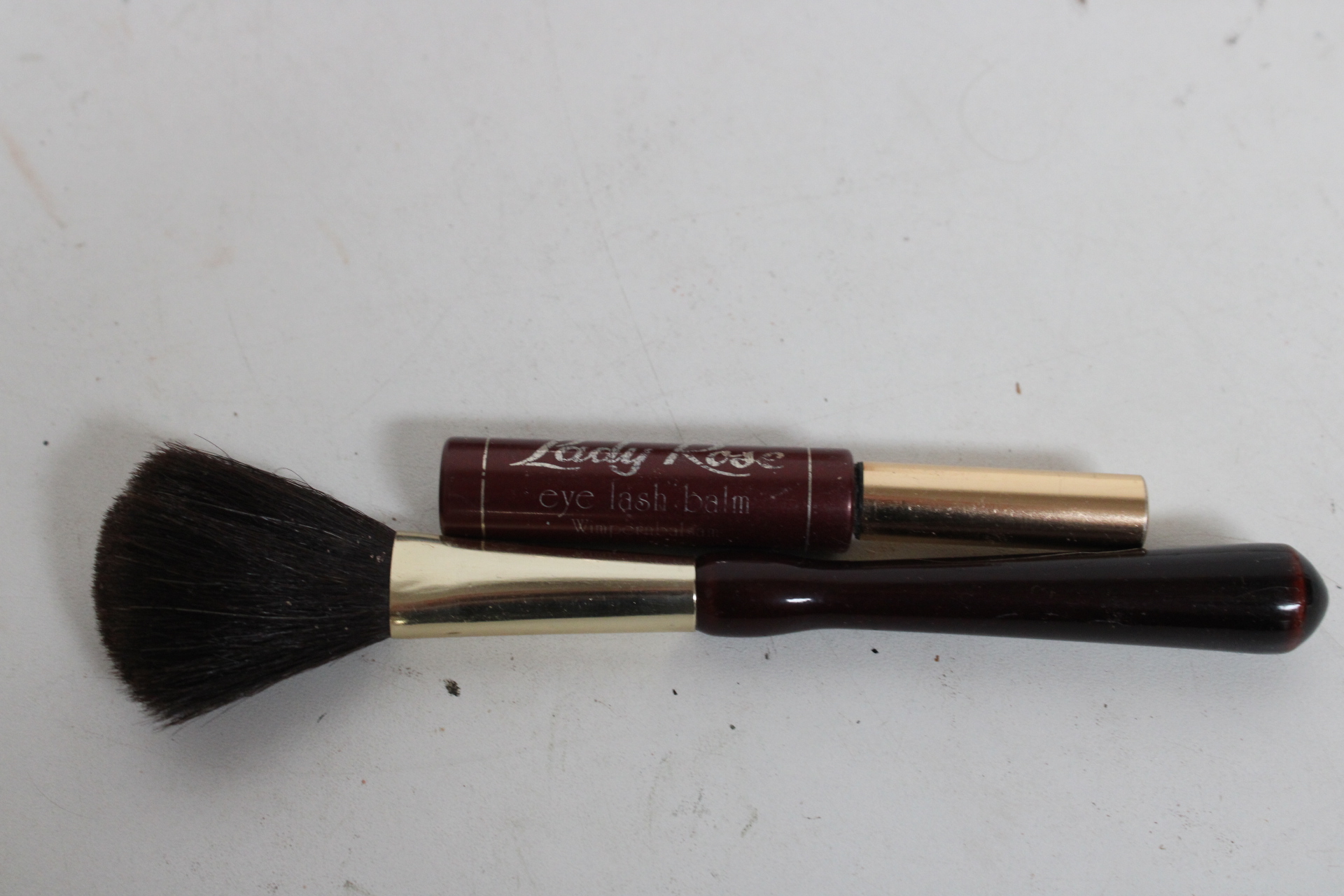 Vintage bruine make-up koffer met cosmetica en accessoires – foto 7 – kavel bij GSD Auctions, Zoeterwoude