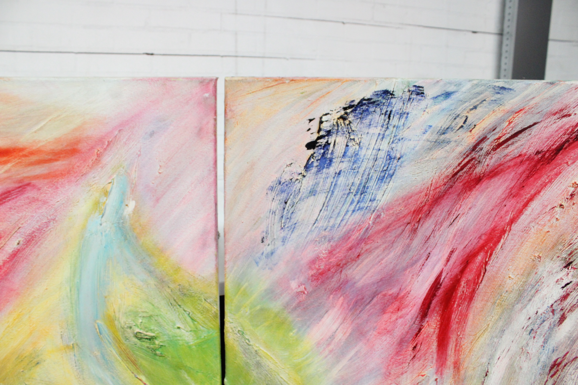Set van drie abstracte kleurrijke schilderijen – foto 4 – kavel bij GSD Auctions, Zoeterwoude