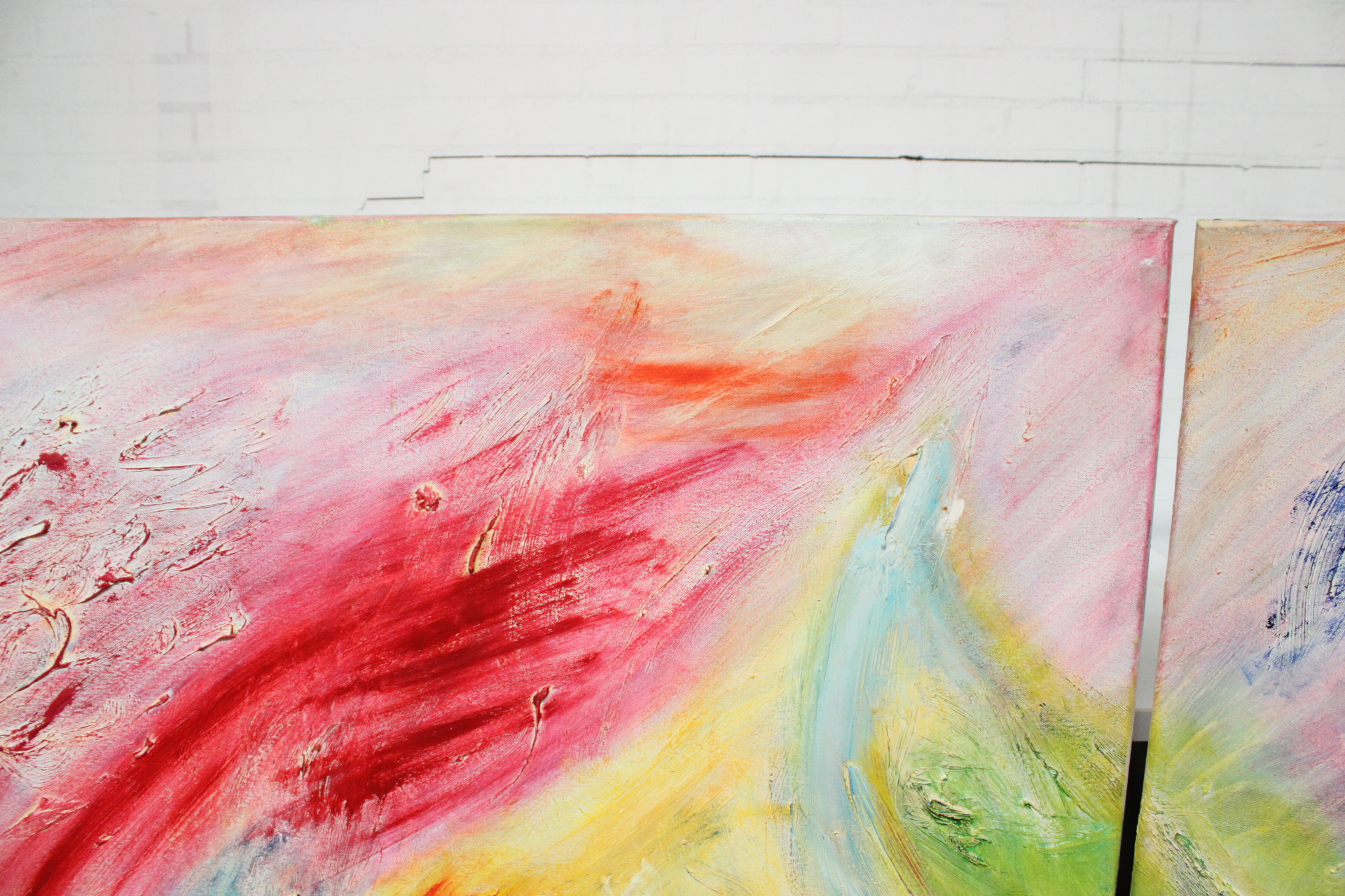 Set van drie abstracte kleurrijke schilderijen – foto 5 – kavel bij GSD Auctions, Zoeterwoude