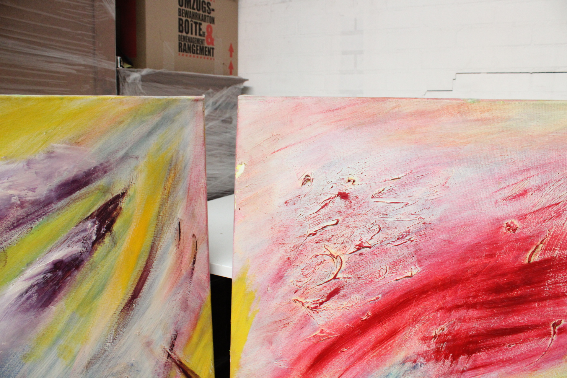 Set van drie abstracte kleurrijke schilderijen – foto 6 – kavel bij GSD Auctions, Zoeterwoude