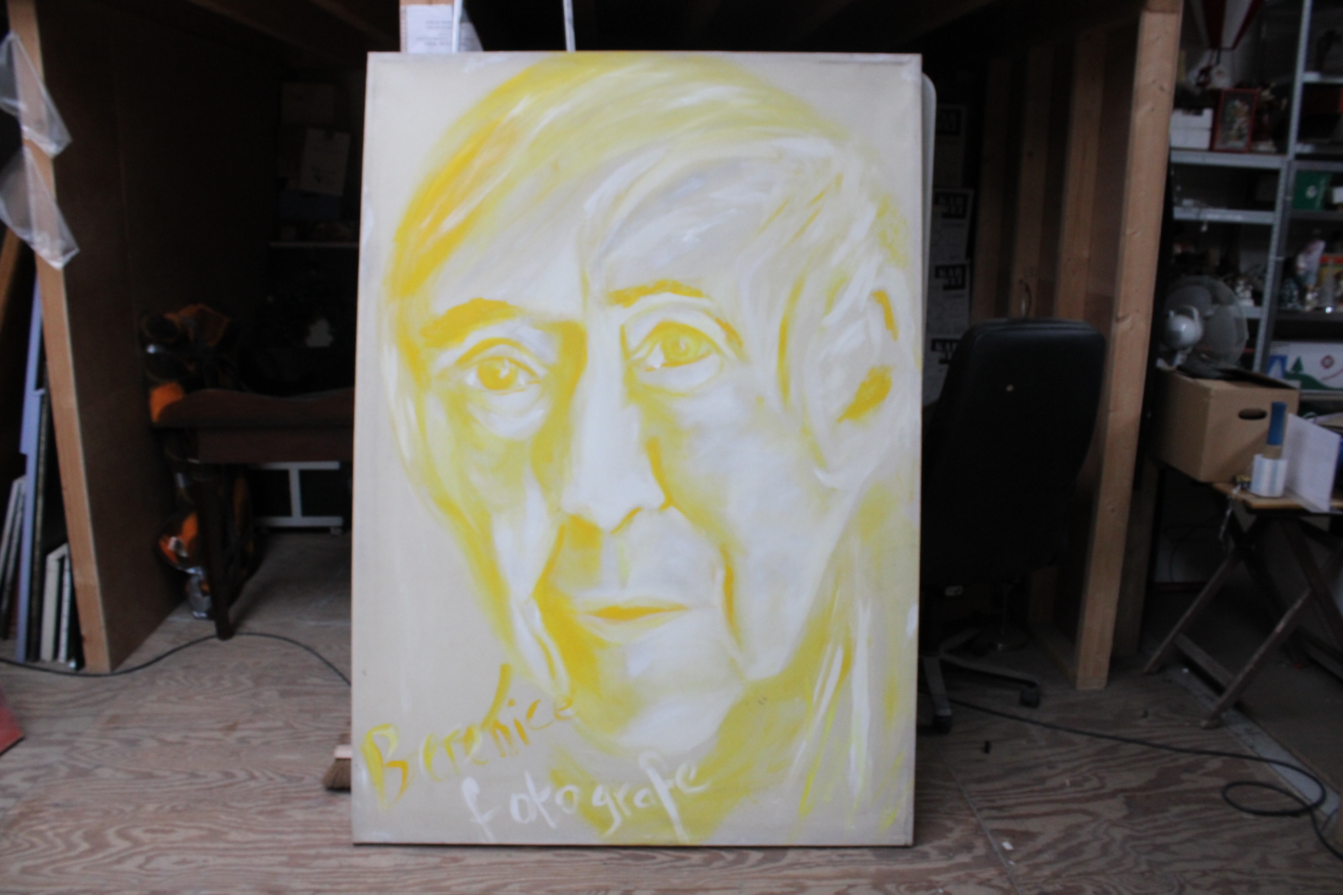 Schilderij groot gezicht in gele en witte tinten – foto 2 – kavel bij GSD Auctions, Zoeterwoude