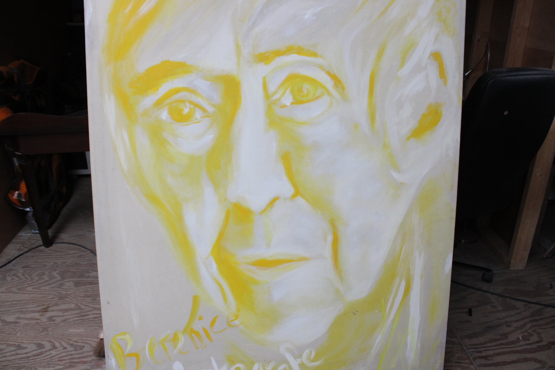 Schilderij groot gezicht in gele en witte tinten – foto 6 – kavel bij GSD Auctions, Zoeterwoude