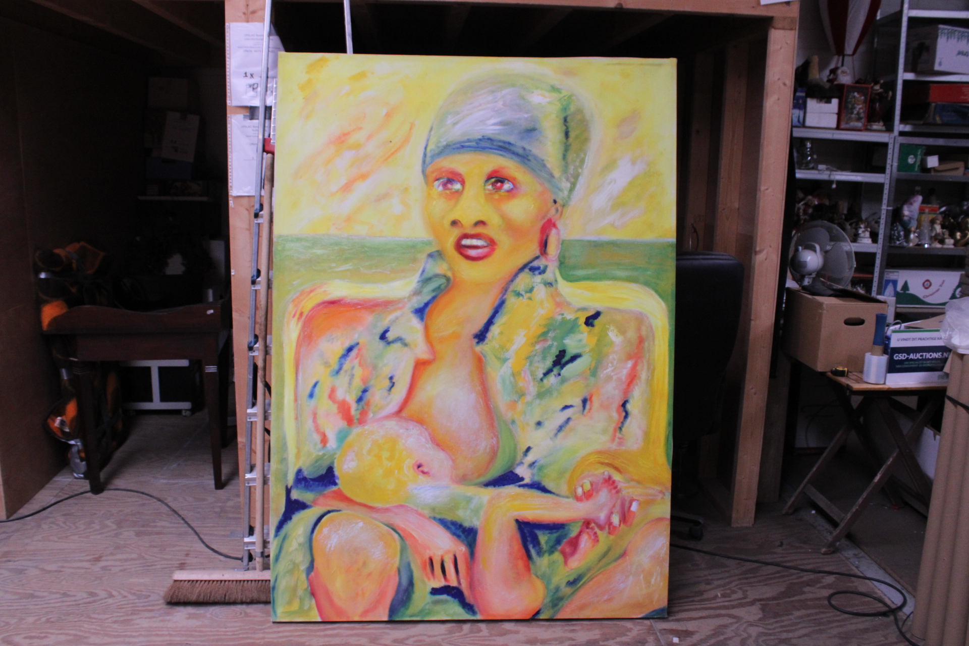 Groot modern kleurenrijk schilderij van een zittende vrouw – foto 2 – kavel bij GSD Auctions, Zoeterwoude