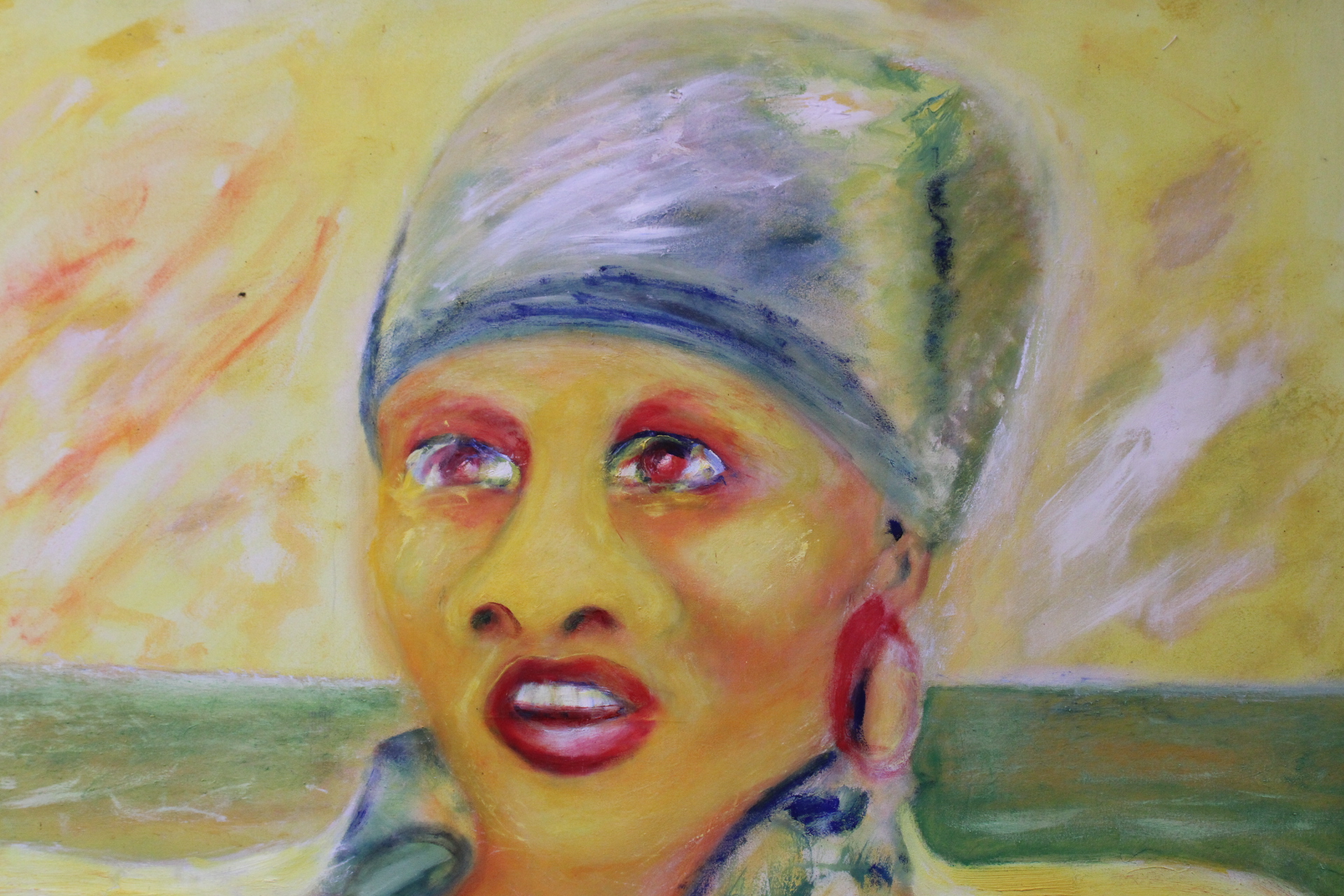 Groot modern kleurenrijk schilderij van een zittende vrouw – foto 4 – kavel bij GSD Auctions, Zoeterwoude