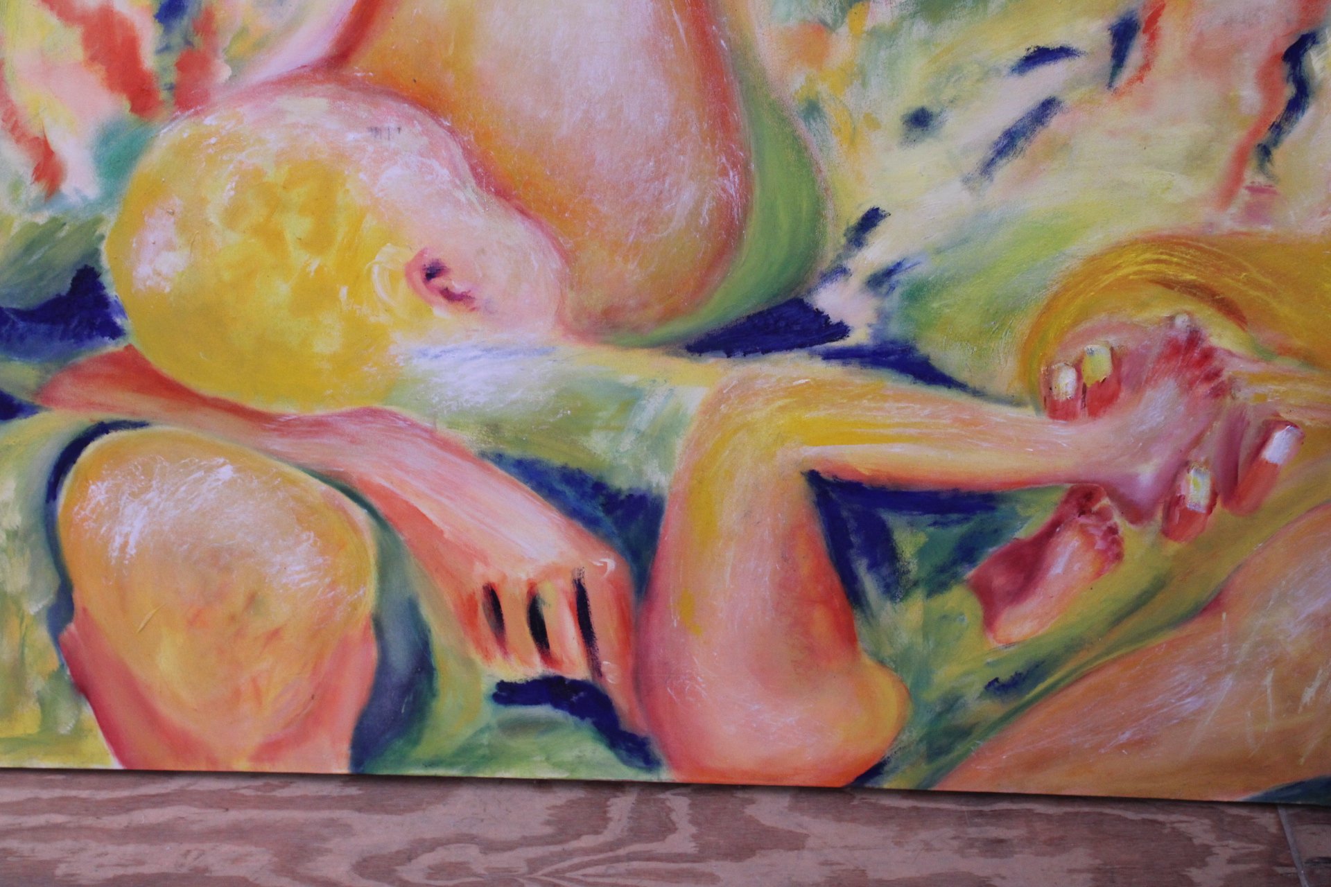 Groot modern kleurenrijk schilderij van een zittende vrouw – foto 6 – kavel bij GSD Auctions, Zoeterwoude