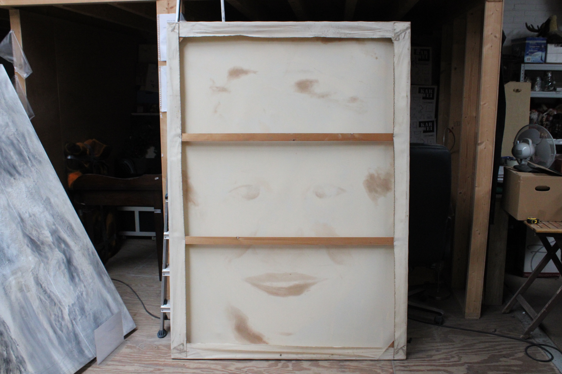 Groot abstract portretschilderij in geel- en wit tinten – foto 7 – kavel bij GSD Auctions, Zoeterwoude