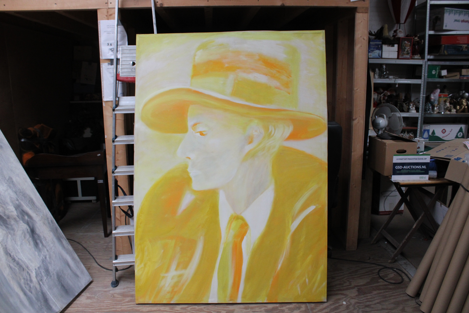 Schilderij vrouw met hoed in gele en oranje tinten – foto 2 – kavel bij GSD Auctions, Zoeterwoude