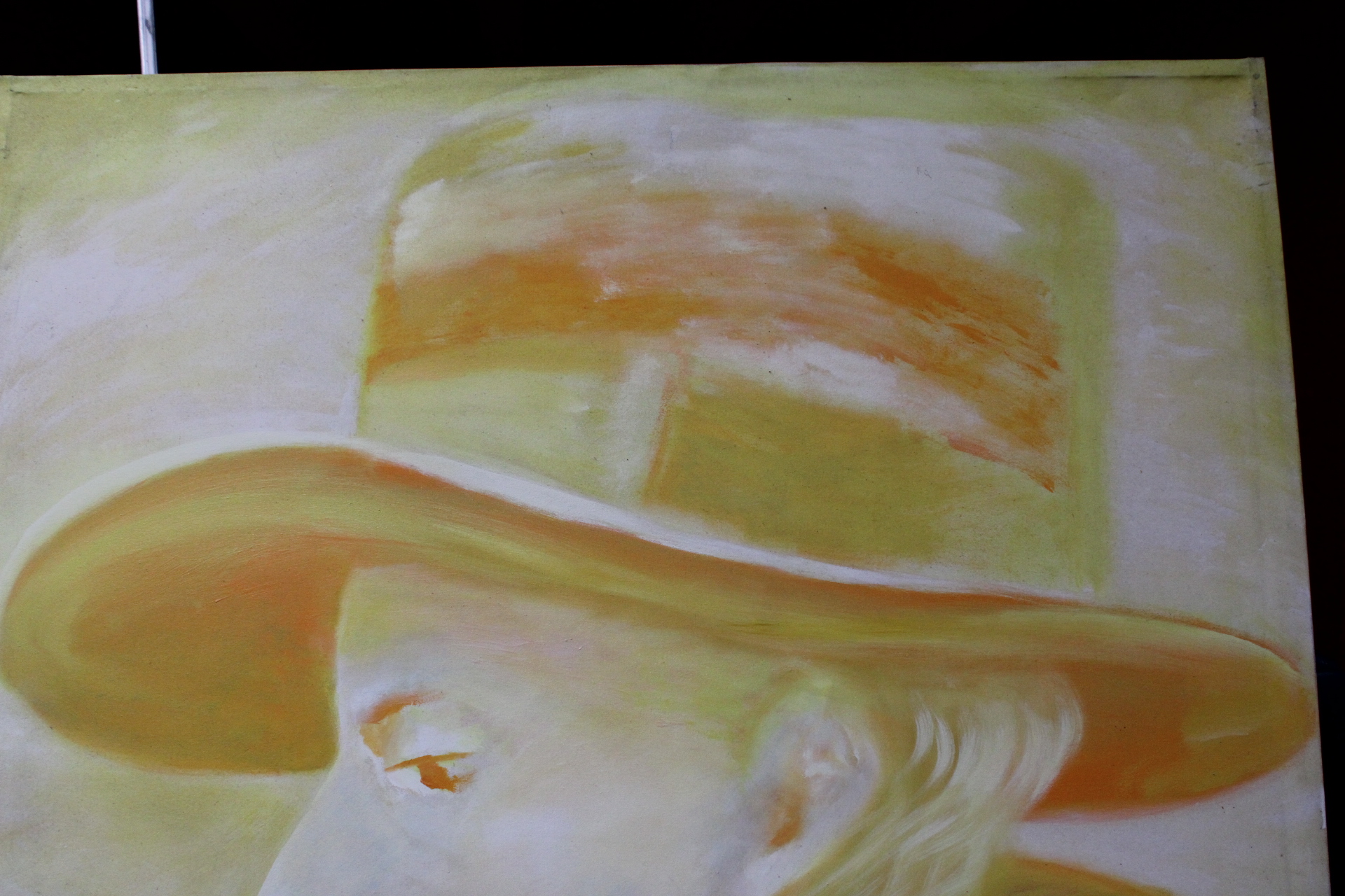 Schilderij vrouw met hoed in gele en oranje tinten – foto 4 – kavel bij GSD Auctions, Zoeterwoude