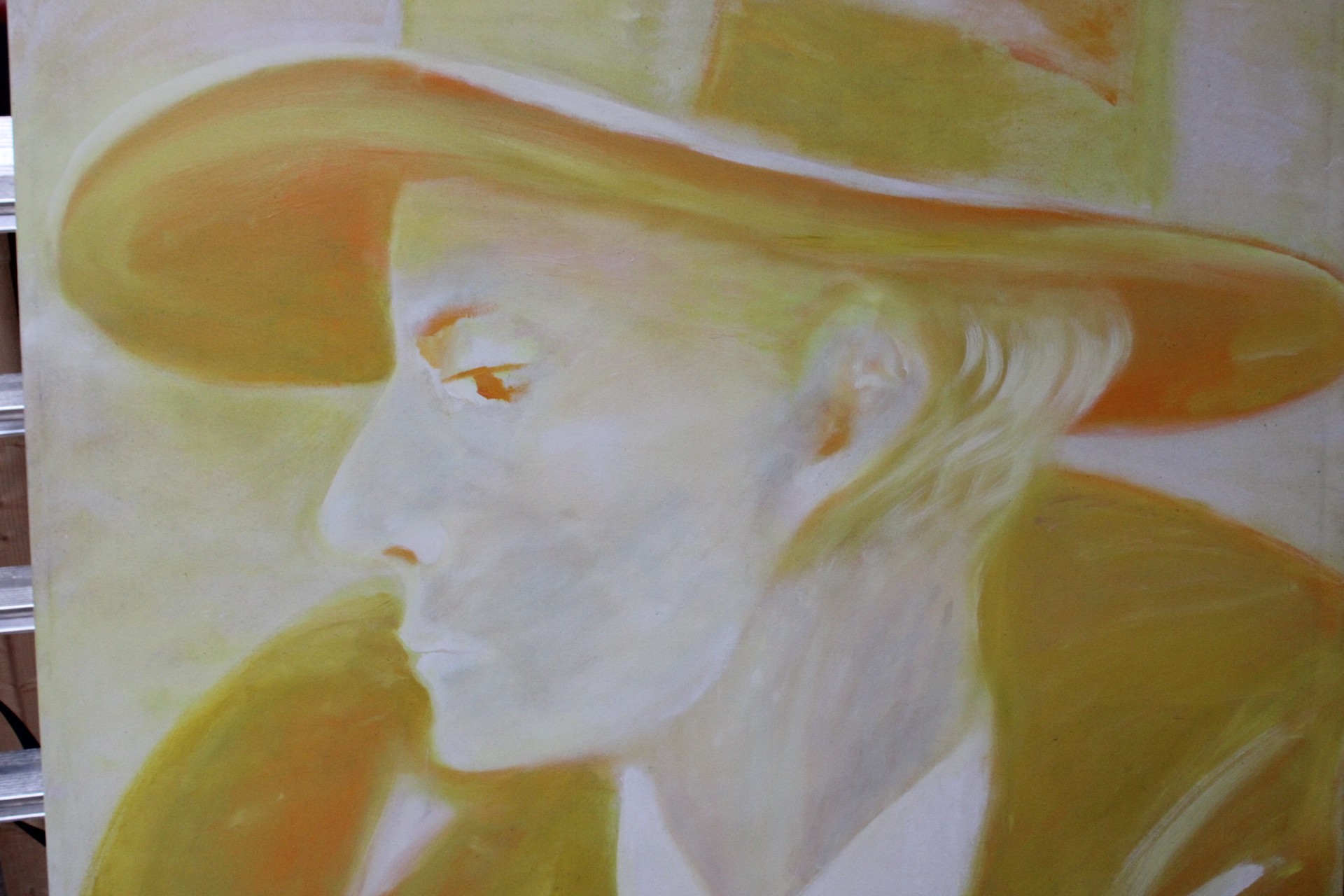 Schilderij vrouw met hoed in gele en oranje tinten – foto 5 – kavel bij GSD Auctions, Zoeterwoude