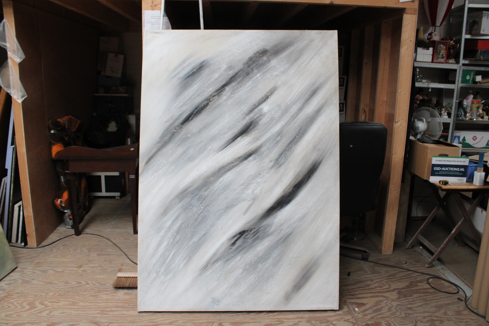Abstract schilderij in grijstinten – foto 2 – kavel bij GSD Auctions, Zoeterwoude
