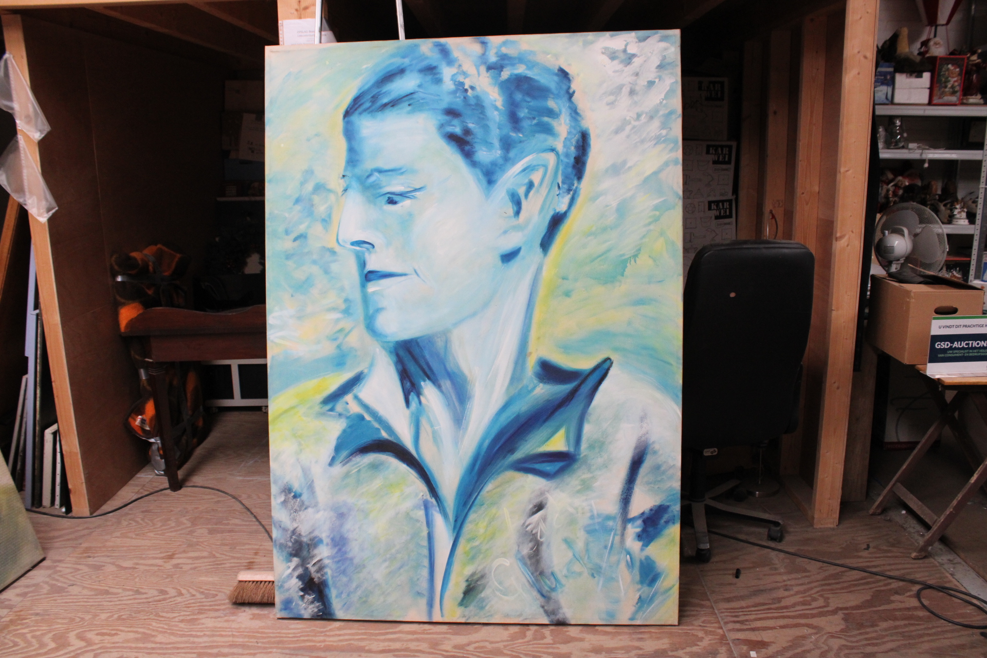 Abstracte portretschildering in blauw en geel – foto 2 – kavel bij GSD Auctions, Zoeterwoude