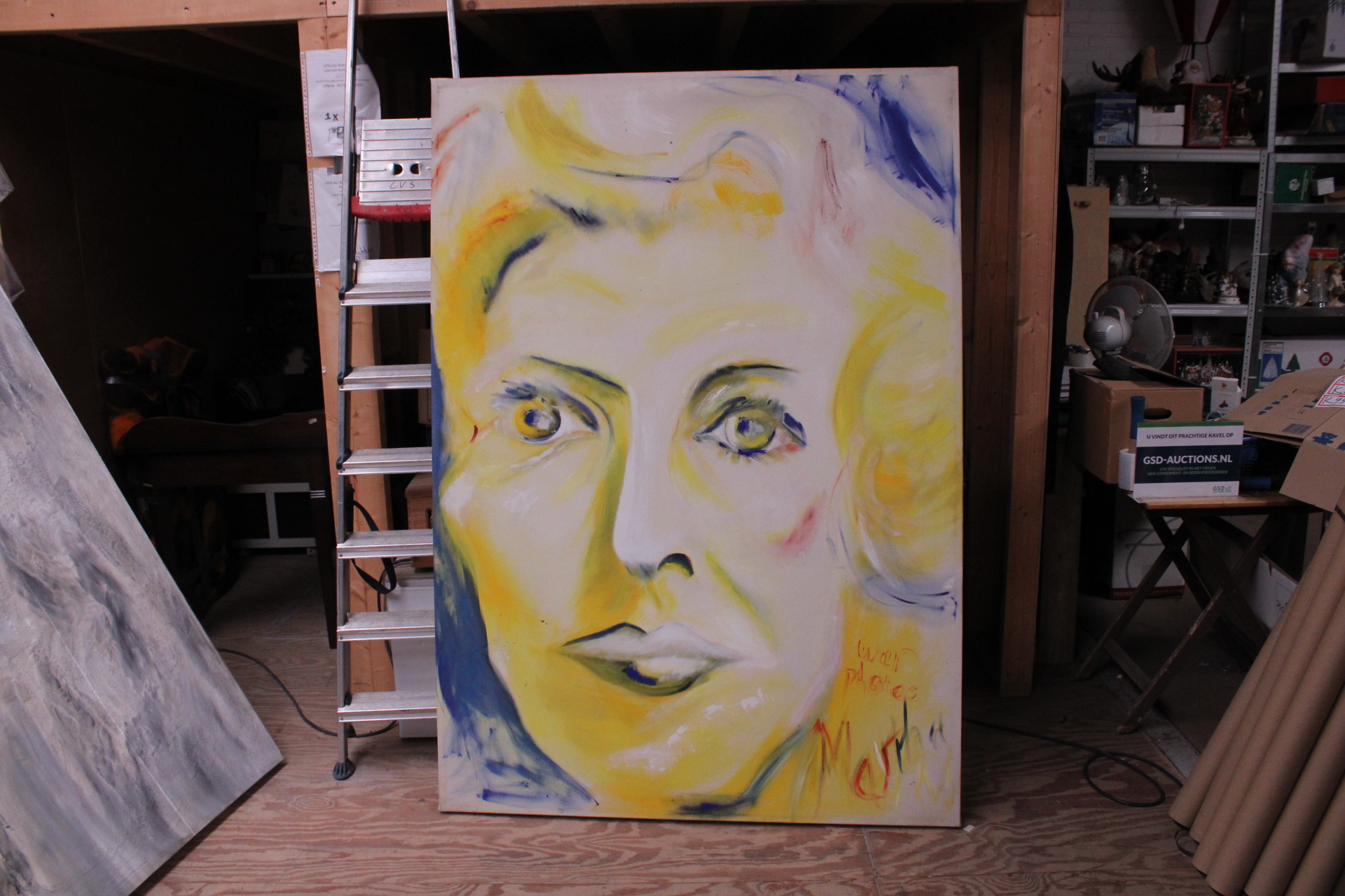 Abstracte portretschildering met gele en blauwe tinten – foto 2 – kavel bij GSD Auctions, Zoeterwoude
