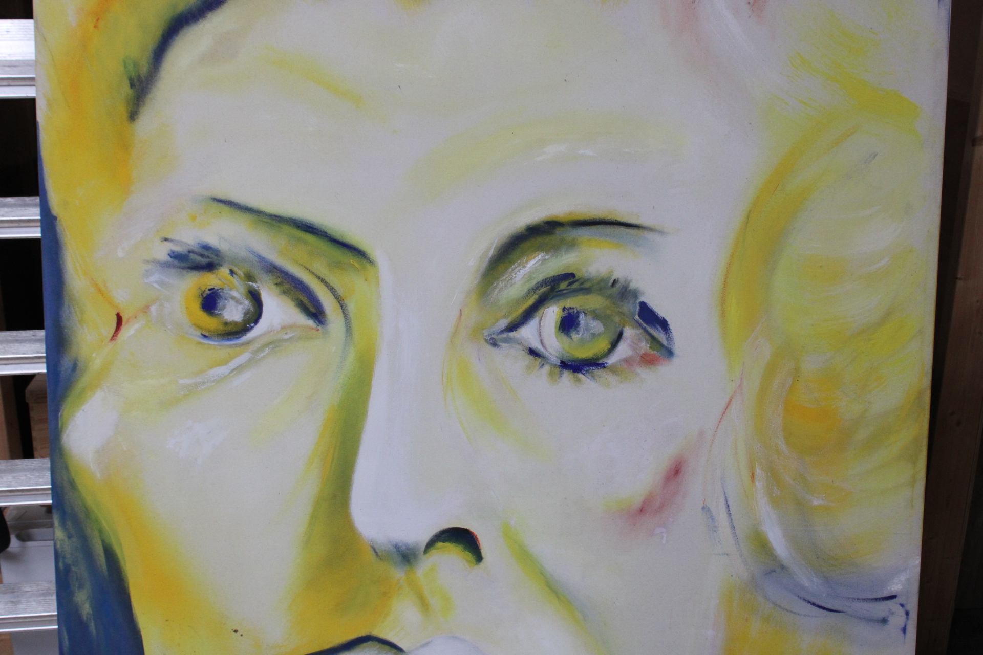 Abstracte portretschildering met gele en blauwe tinten – foto 5 – kavel bij GSD Auctions, Zoeterwoude
