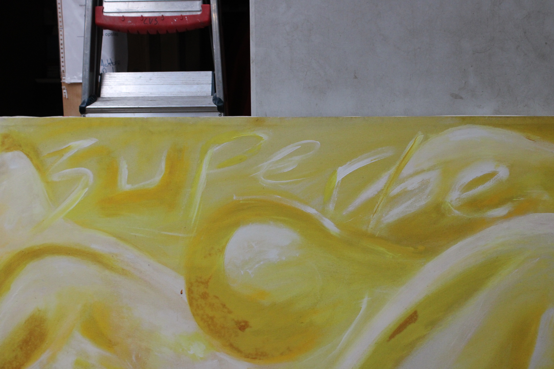 Abstract schilderij met gele en witte tinten – foto 4 – kavel bij GSD Auctions, Zoeterwoude