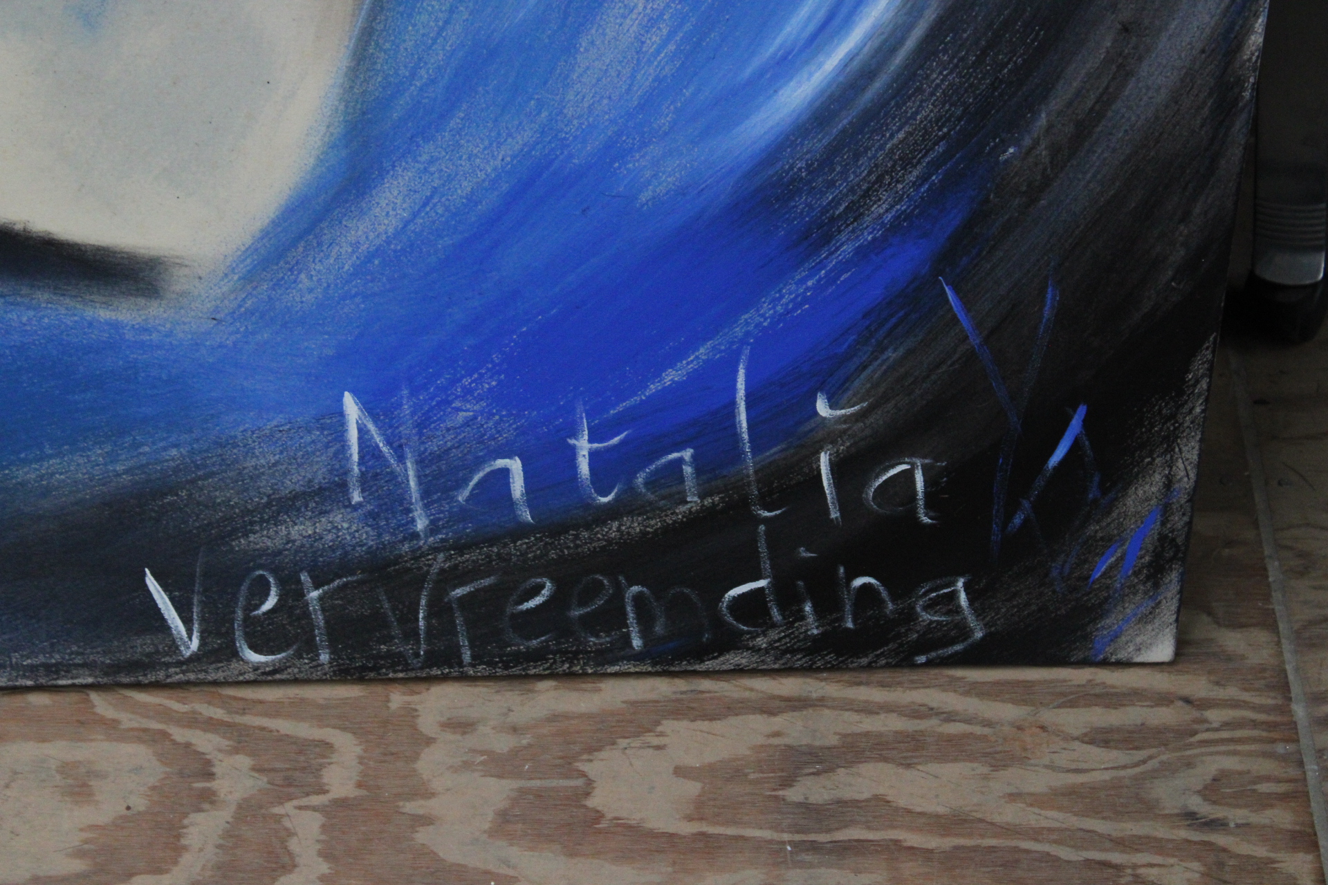 Abstract portretschilderij met blauwe tinten – foto 3 – kavel bij GSD Auctions, Zoeterwoude